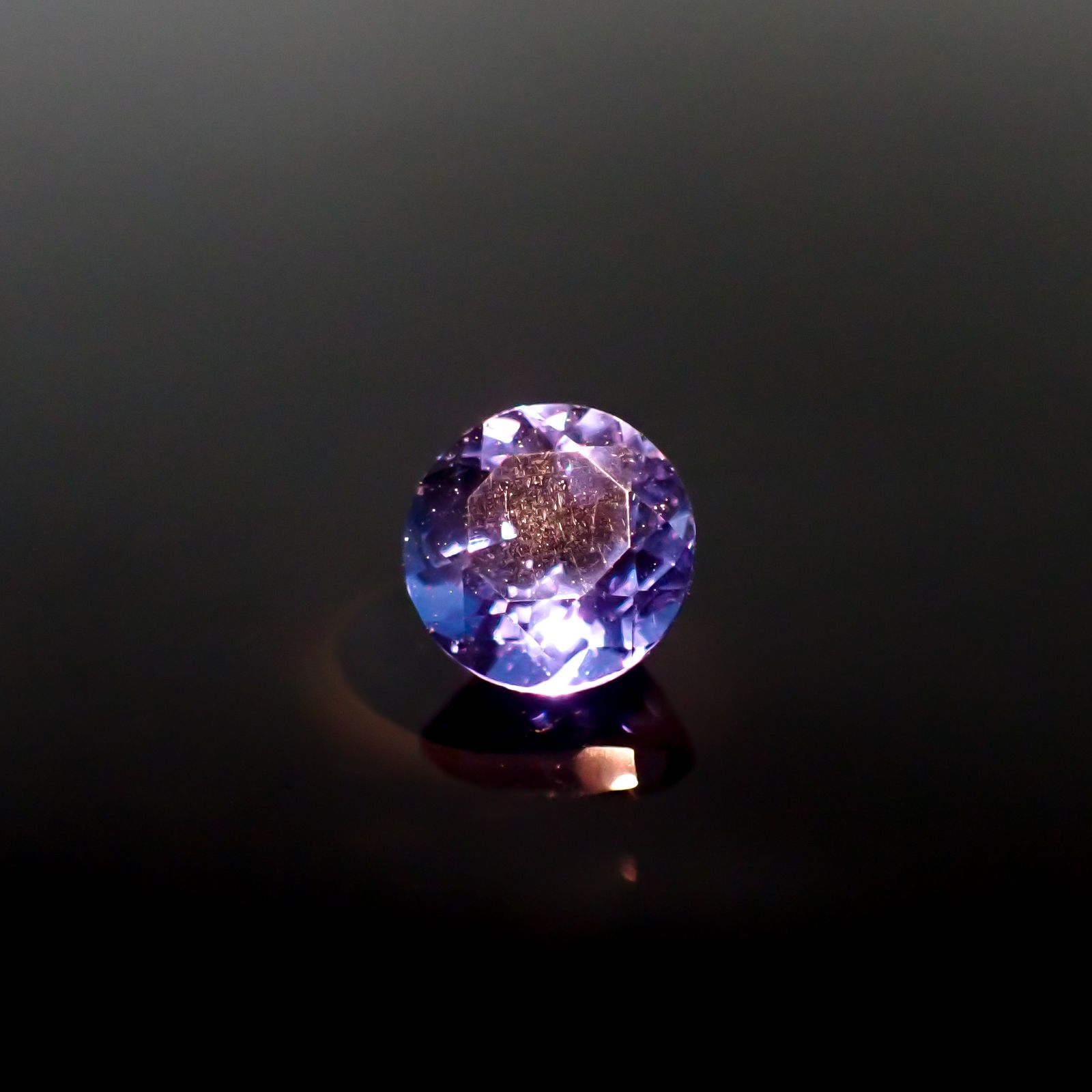 カラーチェンジフローライト ブラジル産 2.45ct [241229647]8.1x8.1mm前後