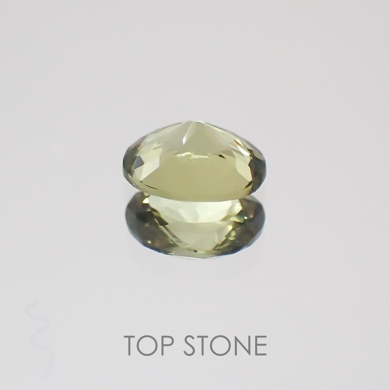 ライムサファイア非加熱(宝石名サファイア) タンザニア産 0.38ct 識別済[20129058]5×3.8mm前後
