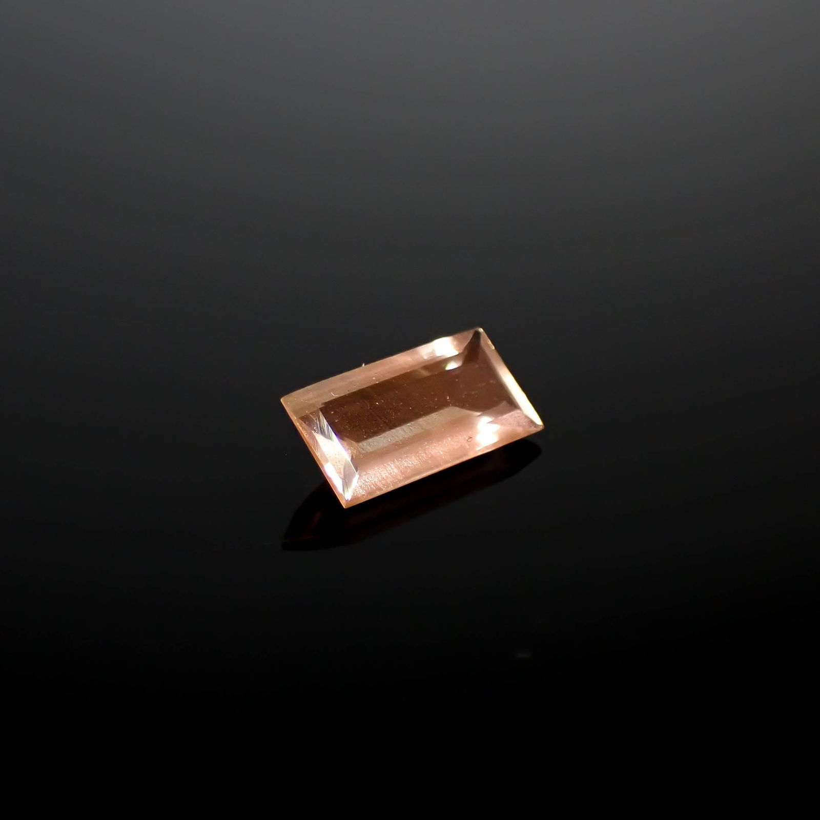 オレゴンサンストーン アメリカ・オレゴン州産 1.04ct[240627870]9.5x4.8mm前後