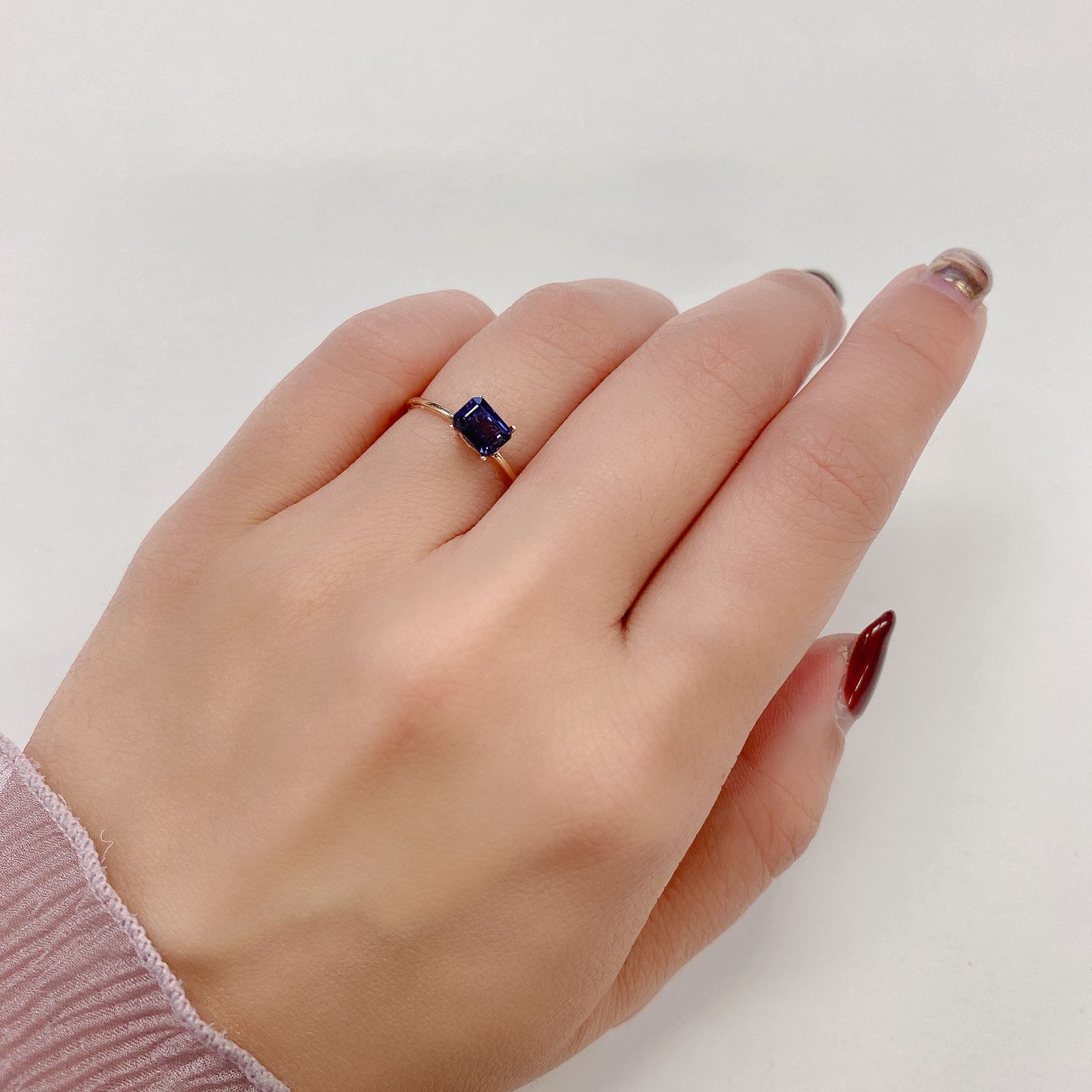 カラーチェンジガーネット アレキタイプ(宝石名パイロープ スペサルティン・ガーネット/カラーチェンジ・タイプ)マダガスカル・ベキリー産 0.893ct ソ付(彩珠)[210310243]5.8×4.4mm前後