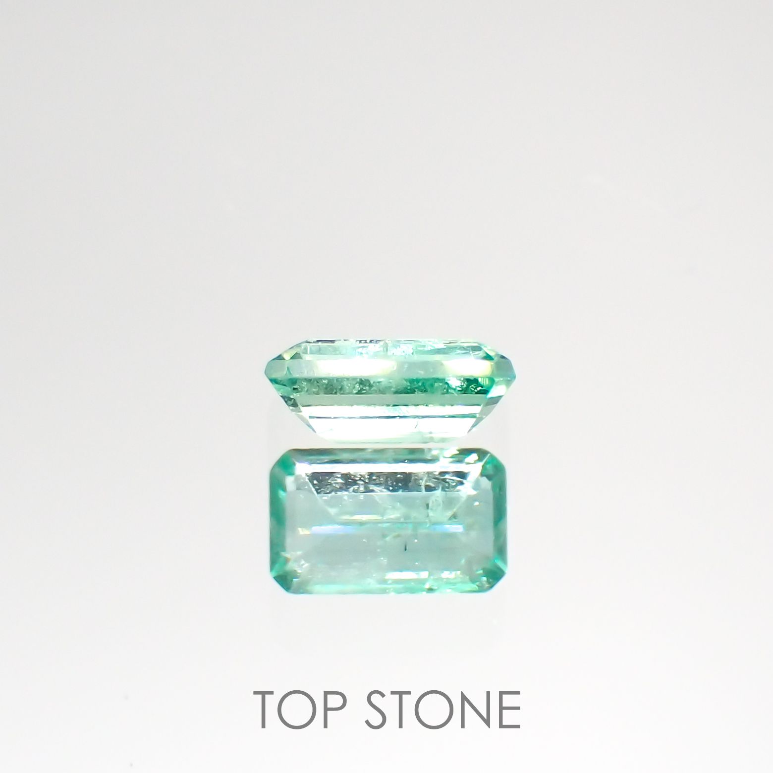 エメラルド ザンビア産 ルース 0.26ct[210812997]5×3mm前後