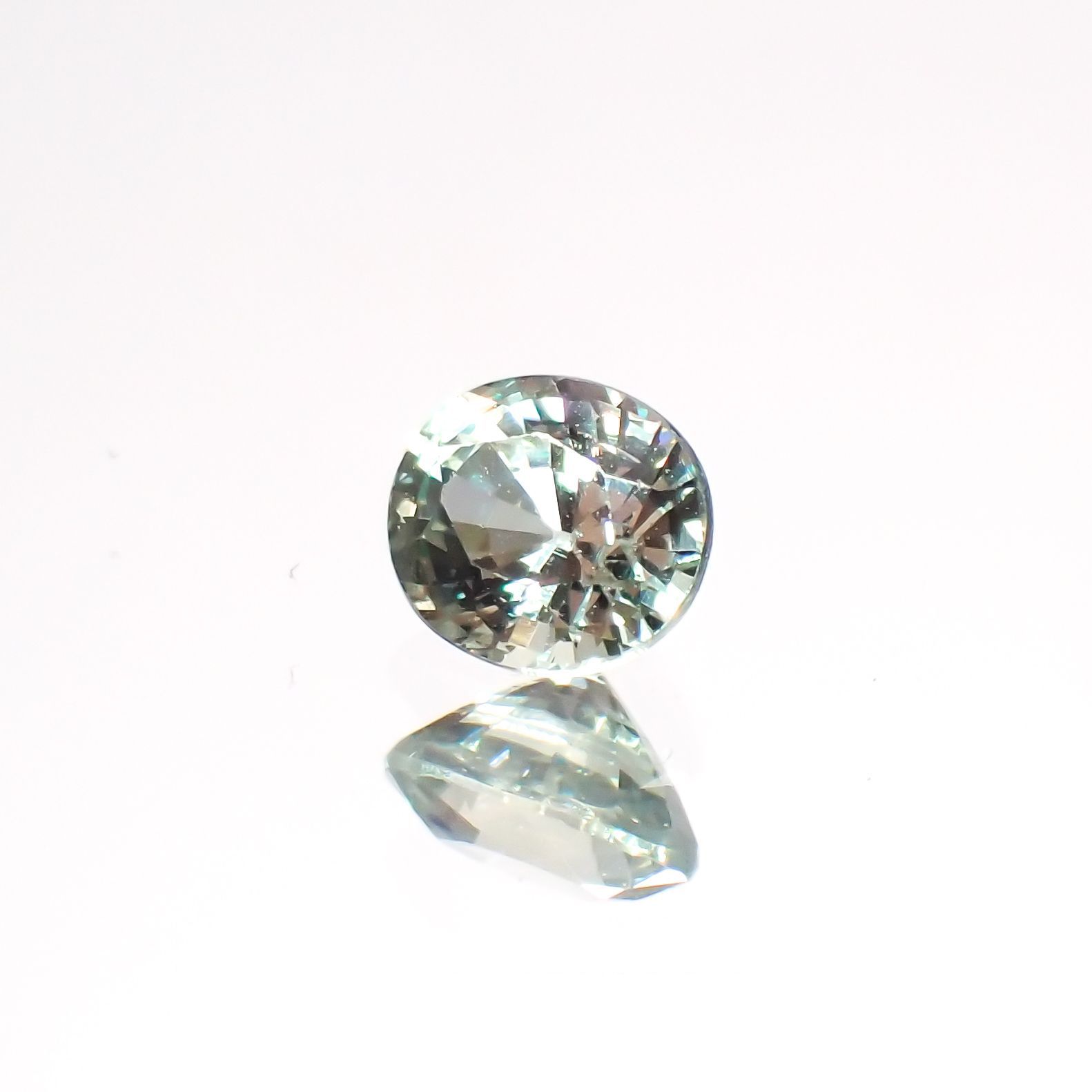 グリーンクリソベリル(宝石名クリソベリル)スリランカ/マダガスカル産 0.39ct 識別済[220114465]4.4x3.8mm前後