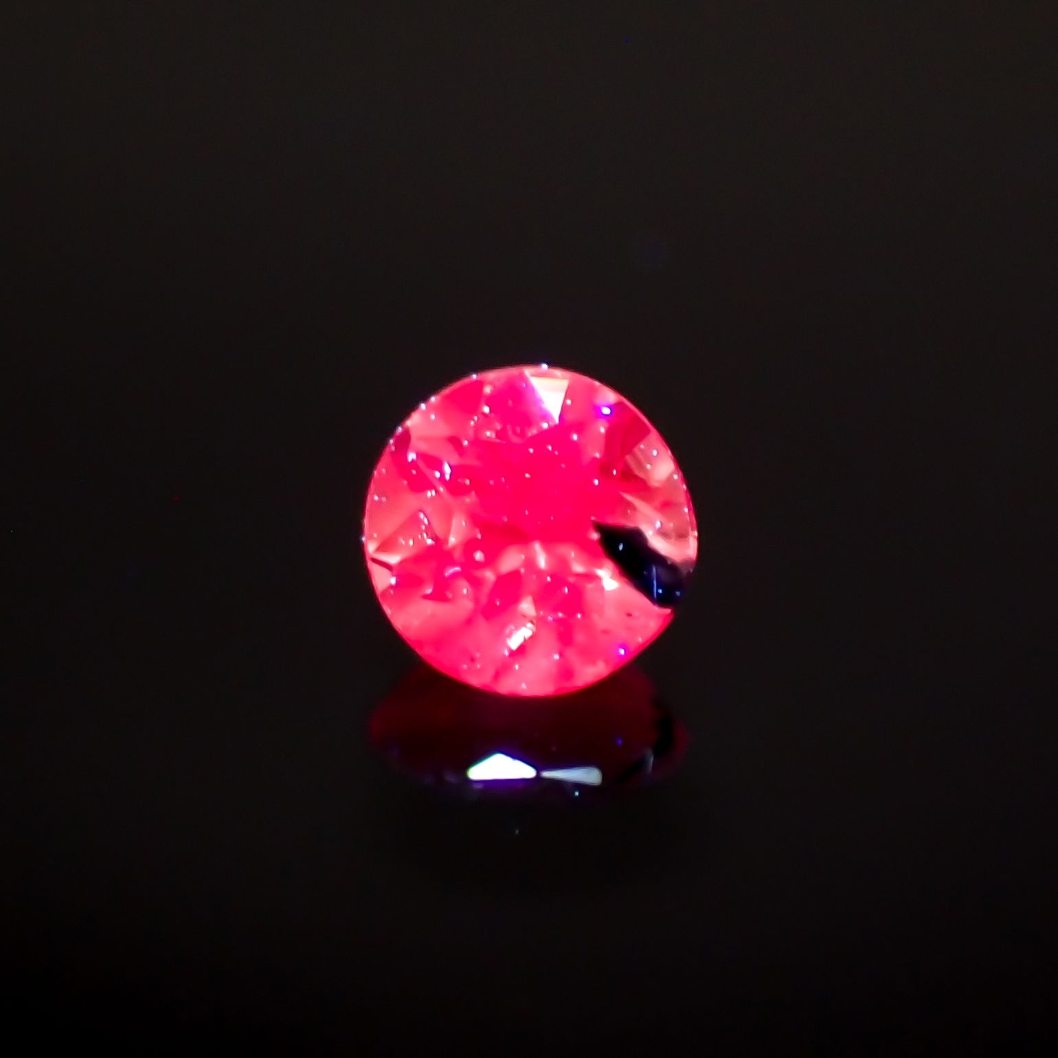 ウィンザーサファイア 非加熱 タンザニア・ウィンザー産 0.096ct[230722838]2.6x2.5mm前後