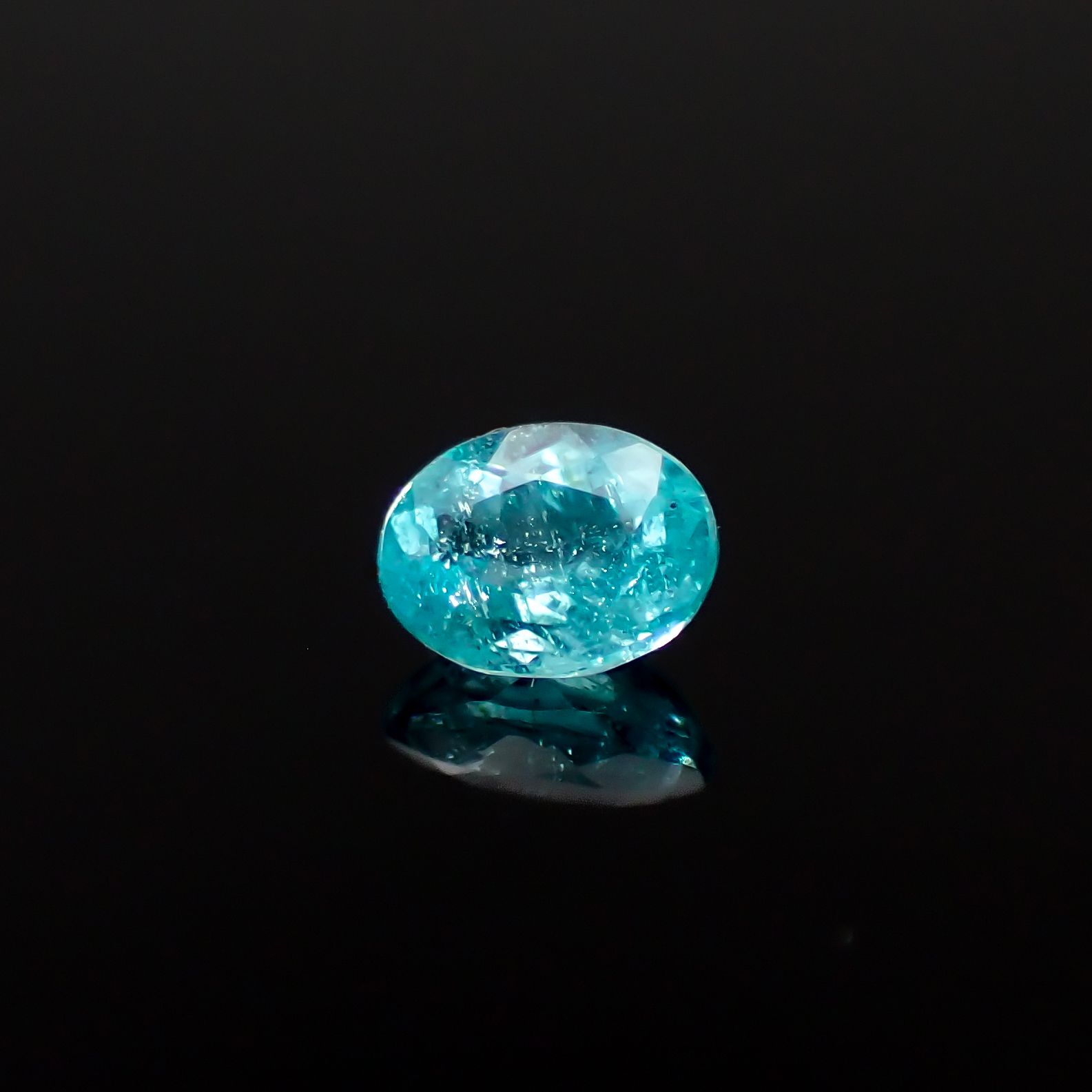 パライバトルマリン ブラジル・パライバ州バターリャ鉱山産 0.22ct[240928756]4.2x3.2mm前後