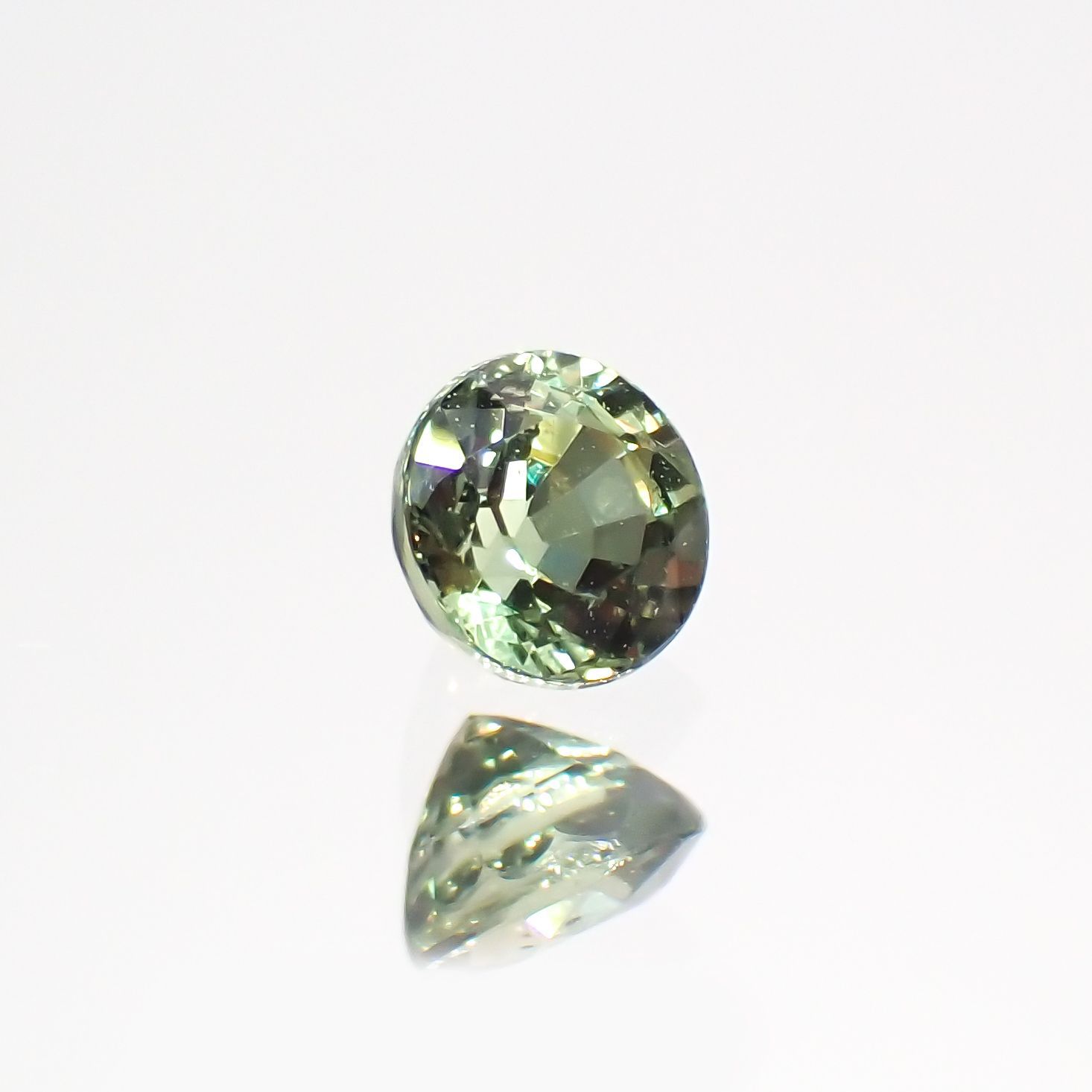 グリーンクリソベリル(宝石名クリソベリル)スリランカ/マダガスカル産 0.26ct 識別済[220114481]3.4x3.4mm前後