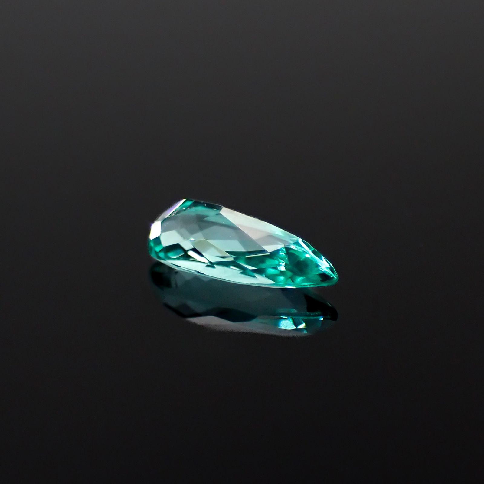 パライバトルマリン ブラジル・パライバ州バターリャ鉱山産 0.34ct[240928741]7x2.9mm前後