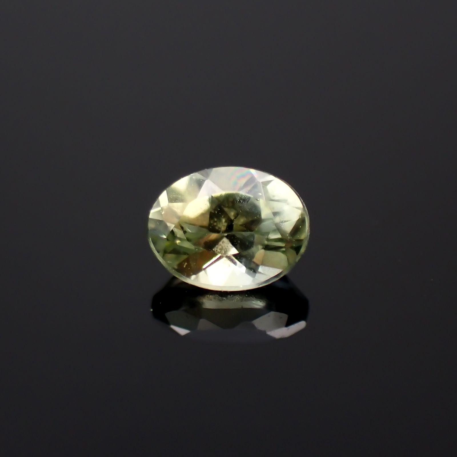 モンタナサファイア(宝石名サファイア)アメリカ・モンタナ州産 0.25ct 識別済[230622429]4x3.1mm前後