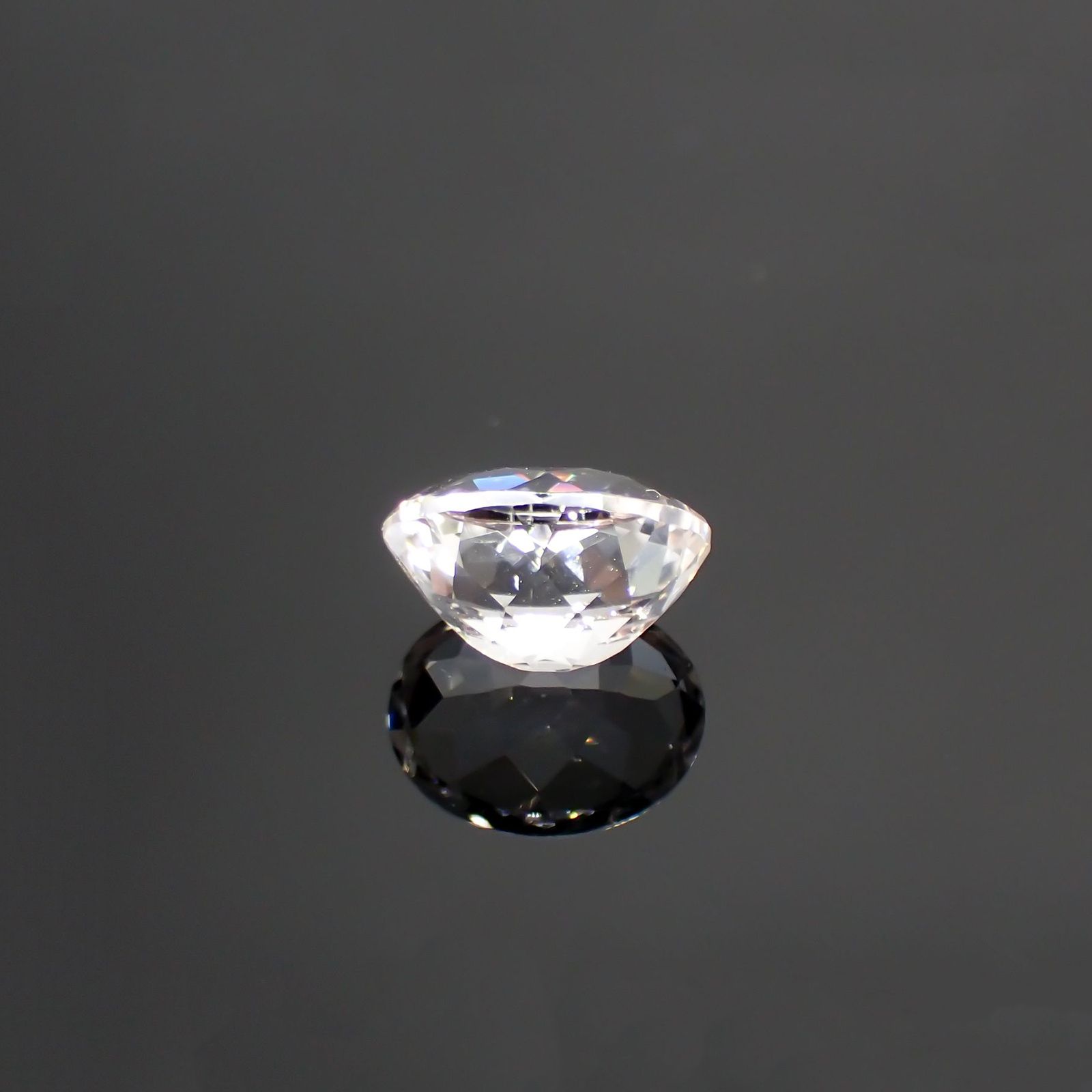 カラーレススポジュミン(宝石名ホワイト・スポジュミン) ブラジル産 3.09ct 識別済[210912628]9.9×7.8mm前後