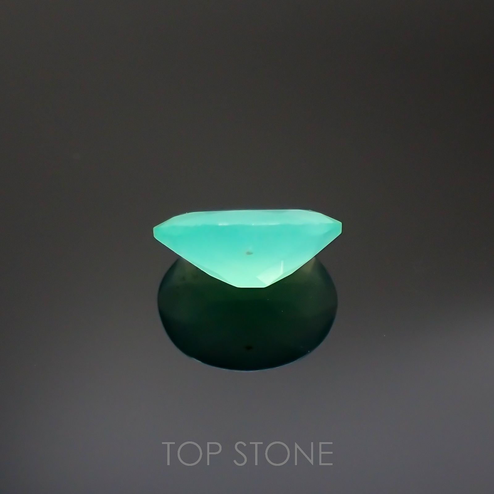 グリーンオパール 南アフリカ産 0.66ct[220717057]7.8x6mm前後