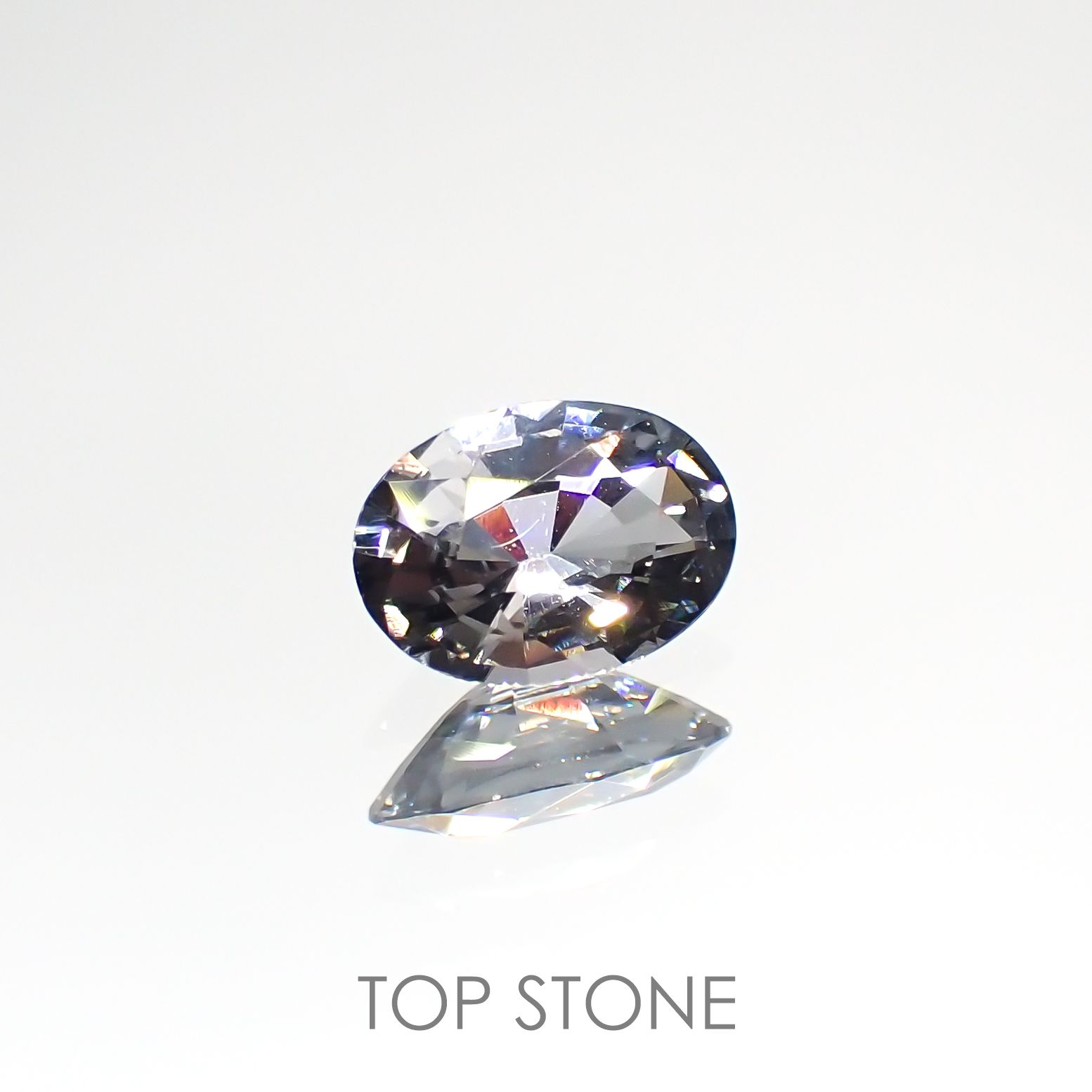 プラチナスピネル(宝石名スピネル) ビルマ産 0.648ct ソ付(彩珠)[210912847]6.6×4.8mm前後