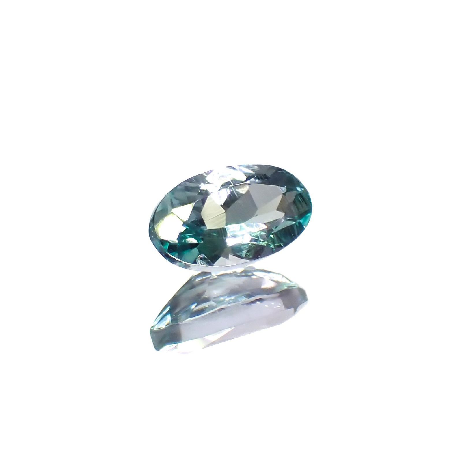 ブルーグリーンコーネルピン(宝石名コーネルピン)タンザニア産 識別済 0.25ct / 4.9x2.9mm前後 [251019227]