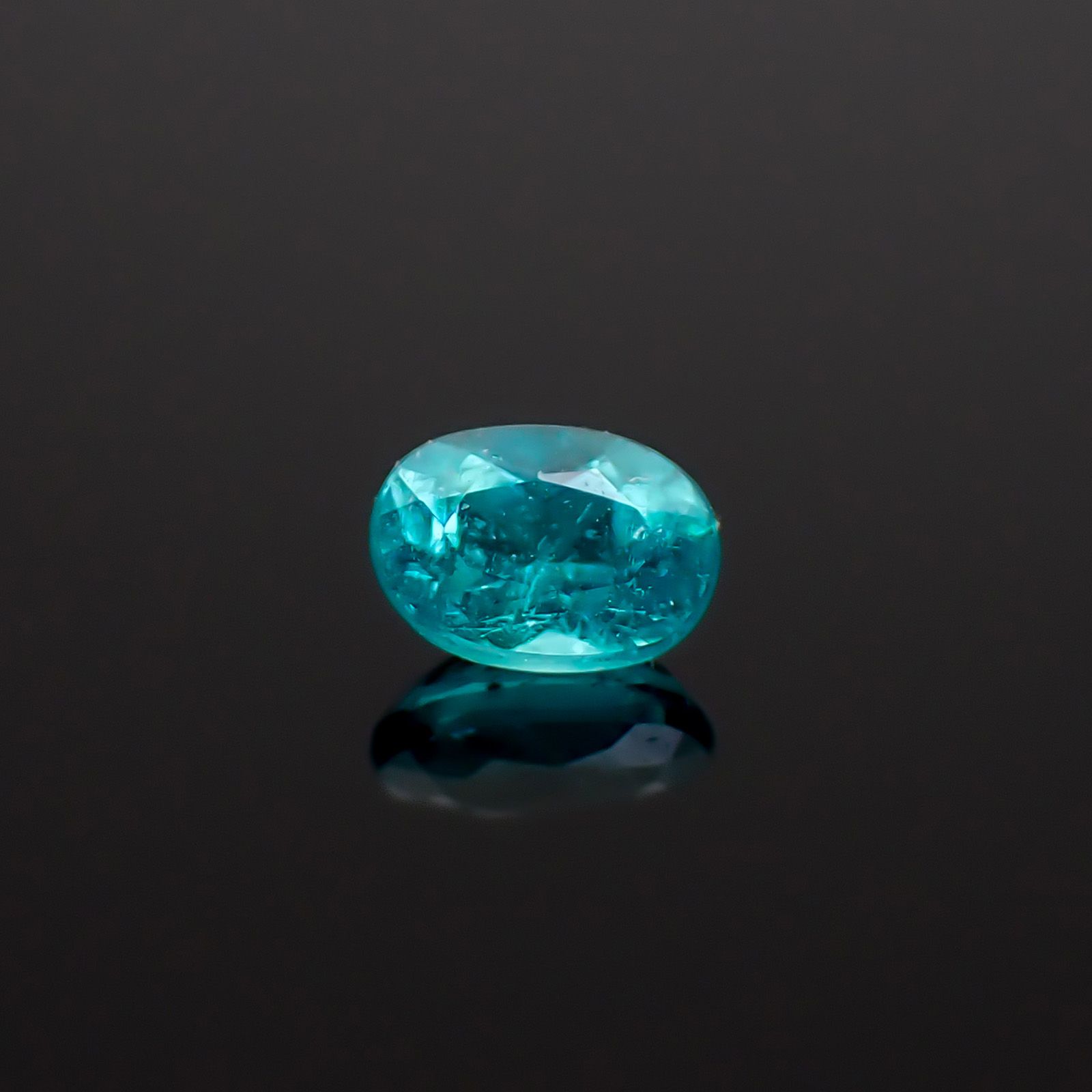 パライバトルマリン ブラジル・パライバ州バターリャ鉱山産 0.10ct / 3.4x2.4mm前後 [260932808]