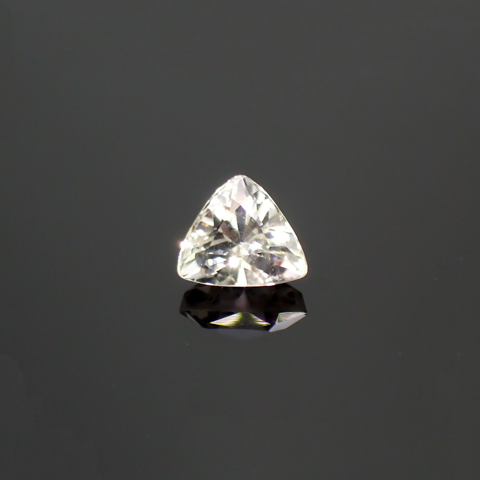 パステルカラートルマリン アフガニスタン産 0.64ct [220114100]5.3x5.9mm前後