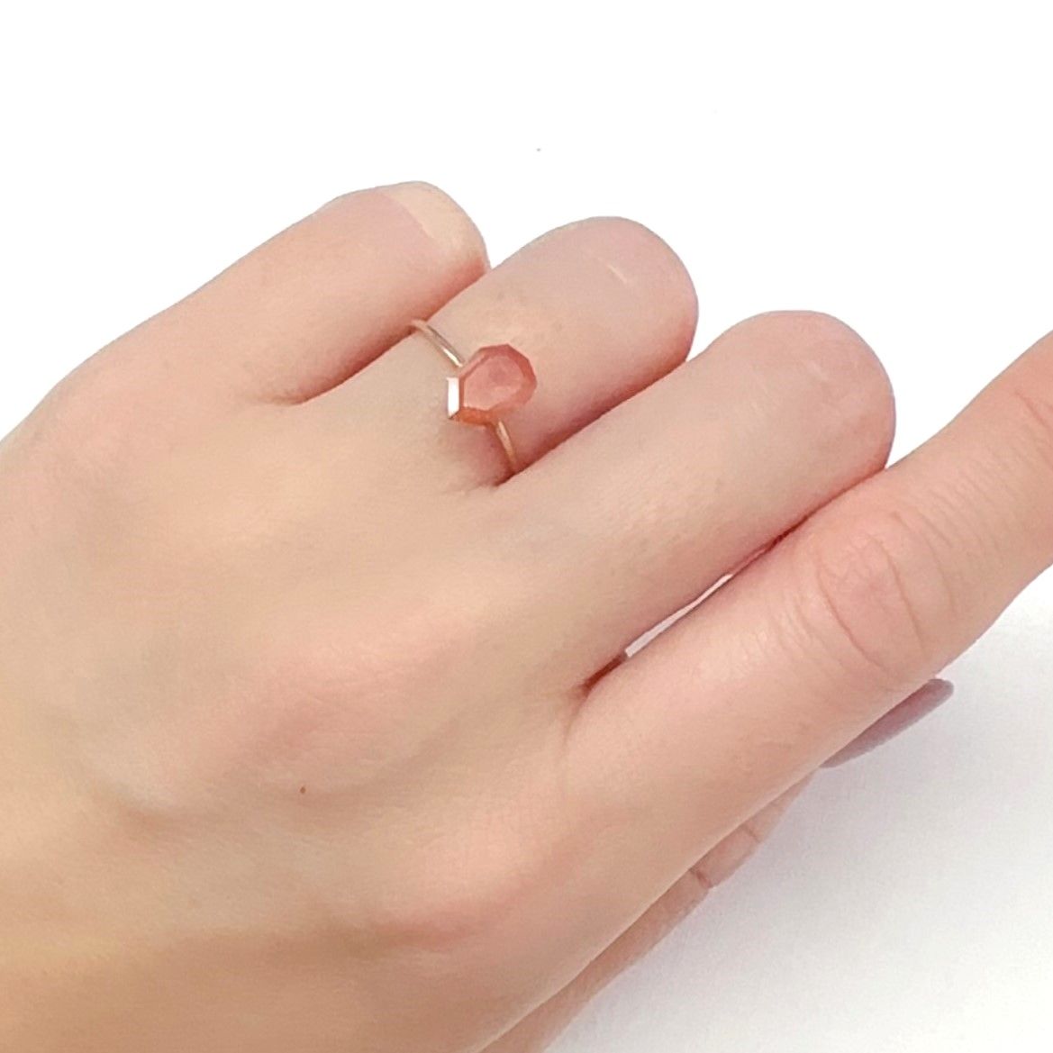 ◇カスタムカット◇ストロベリークォーツ カザフスタン産 1.43ct[240125491]8.6x6mm前後