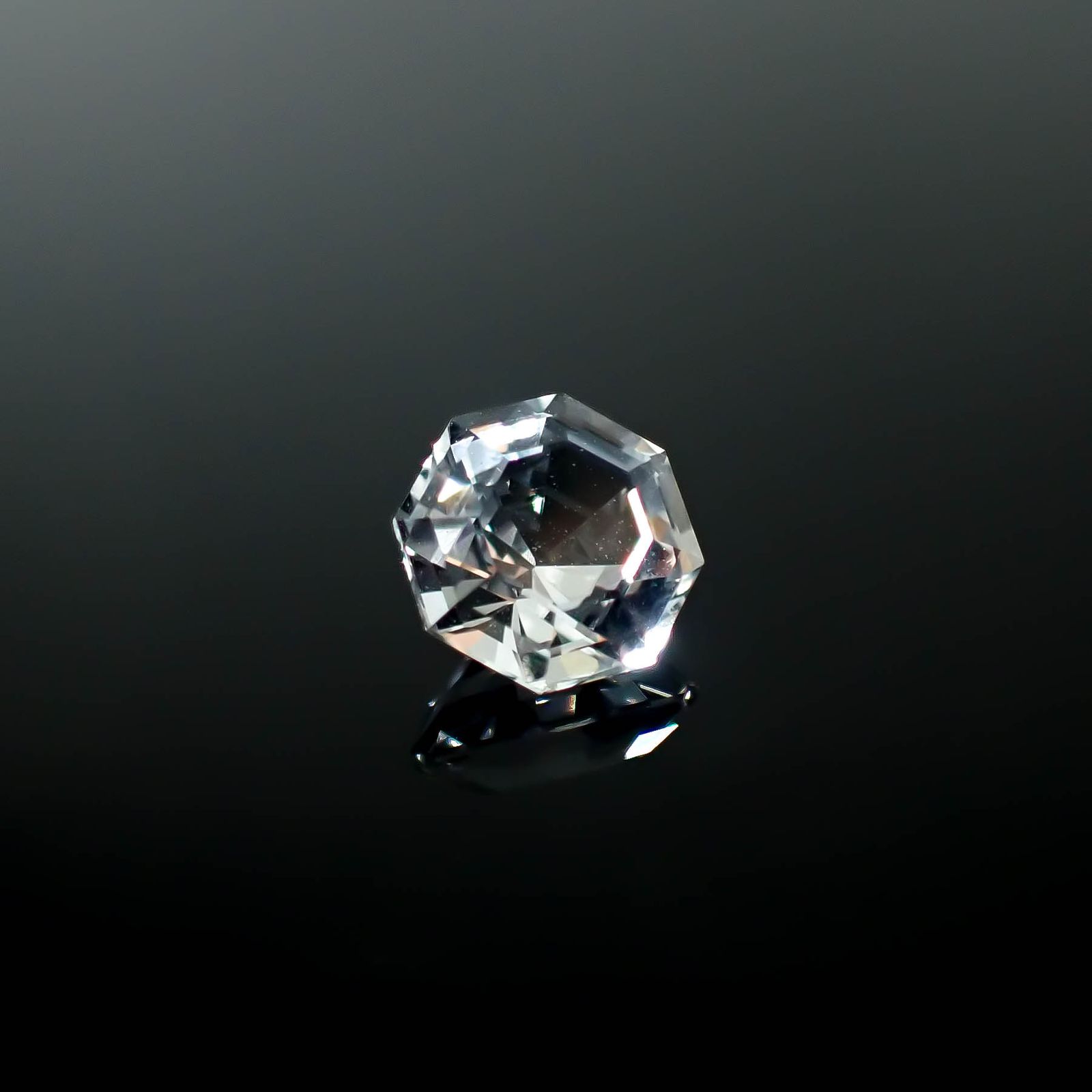 ◇オクタゴンカット◇レムリアンシードクリスタル(保証シール付き) ブラジル産 1.25ct / 7.1x7mm前後 [250730863]