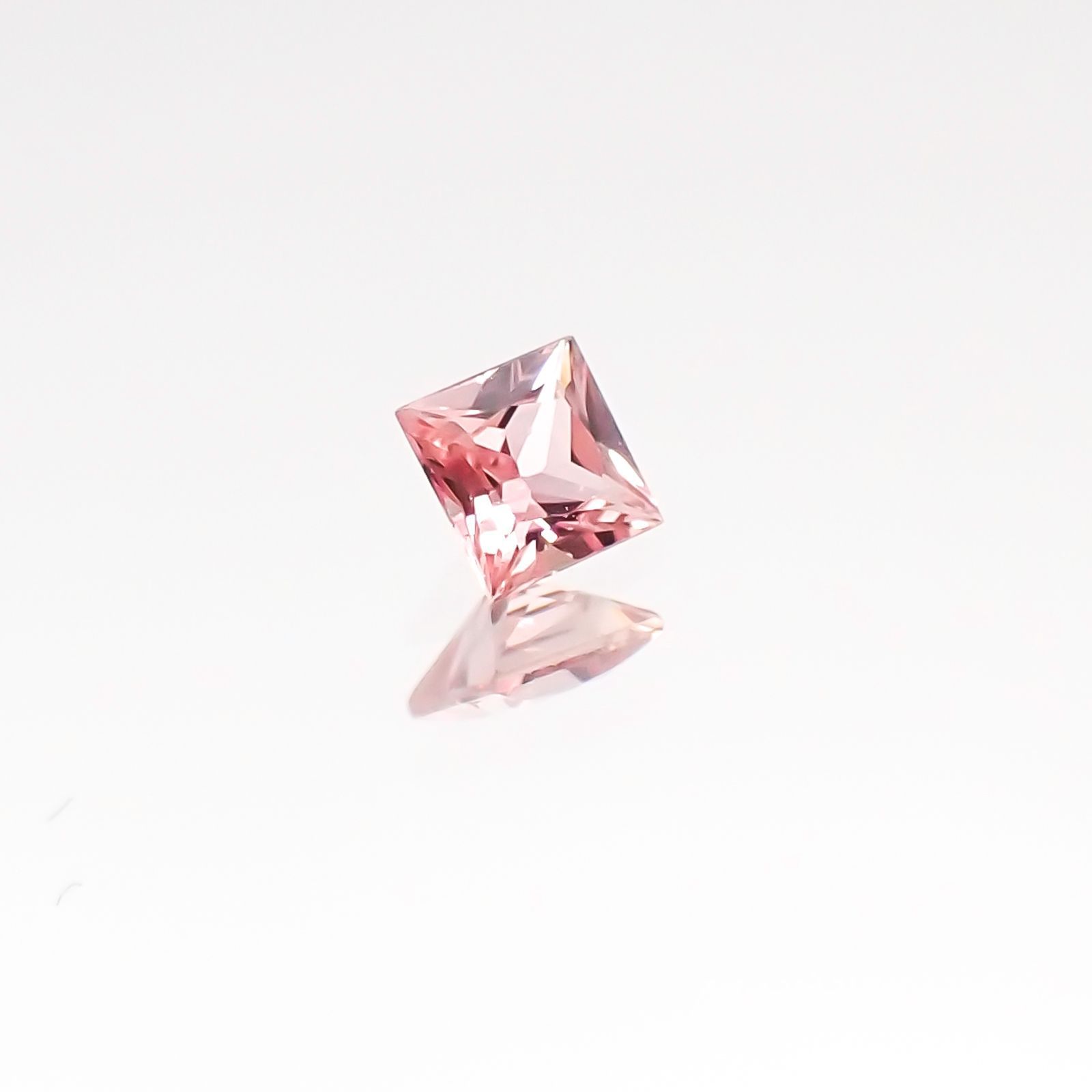 ◇プリンセスカット◇パパラチャサファイア スリランカ産 ルース 0.09ct ソーティング付き[20106948]2.49×2.43mm前後