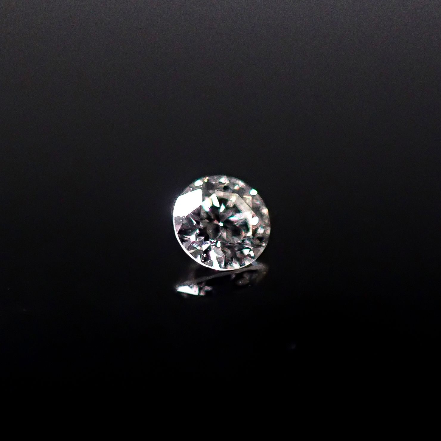 ダイヤモンド SI1-VS ハート&キューピッド 0.044ct / 2.2x2.2mm前後 [251031183]