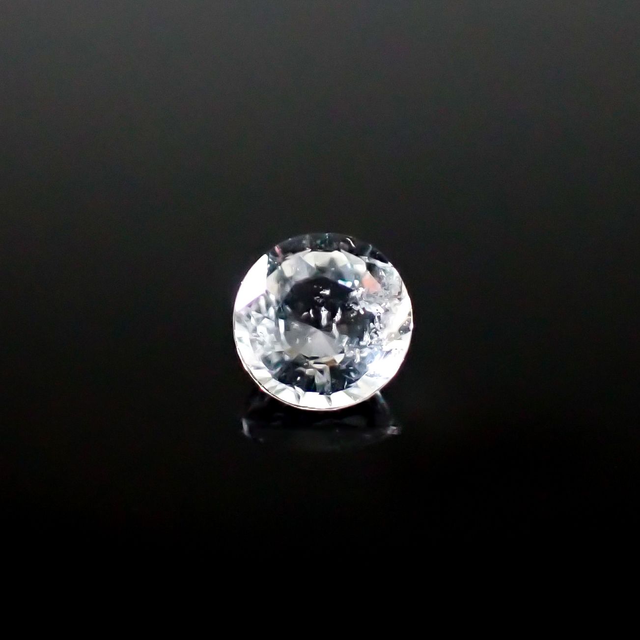 テネブレッセンススキャポライト アフガニスタン産 0.20ct / 4x4mm前後 [260532255]