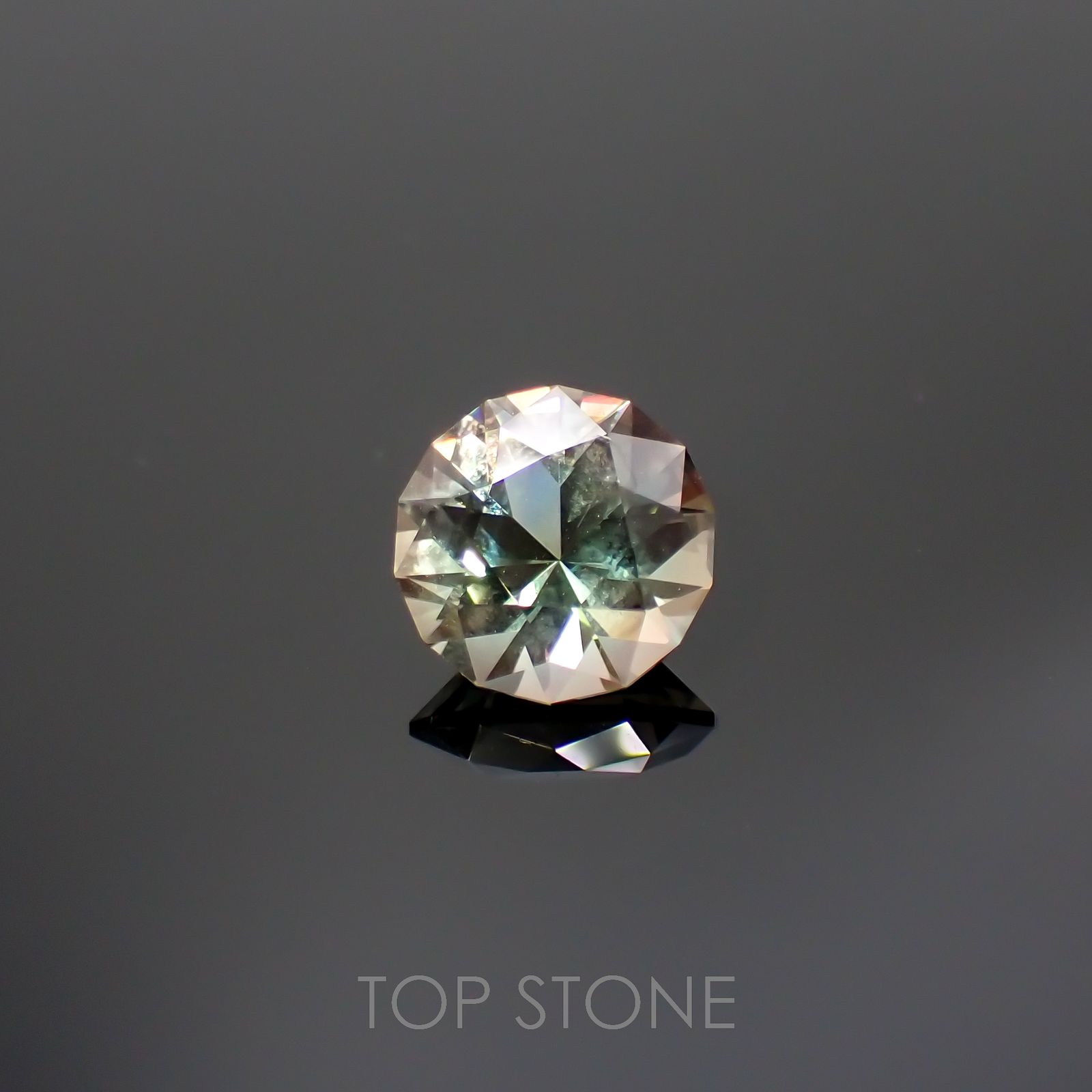 ◇カスタムカット◇バイカラーオレゴンサンストーン(宝石名ラブラドライト)アメリカ・オレゴン州産 3.00ct 識別済[220616265]9.8x9.7mm前後
