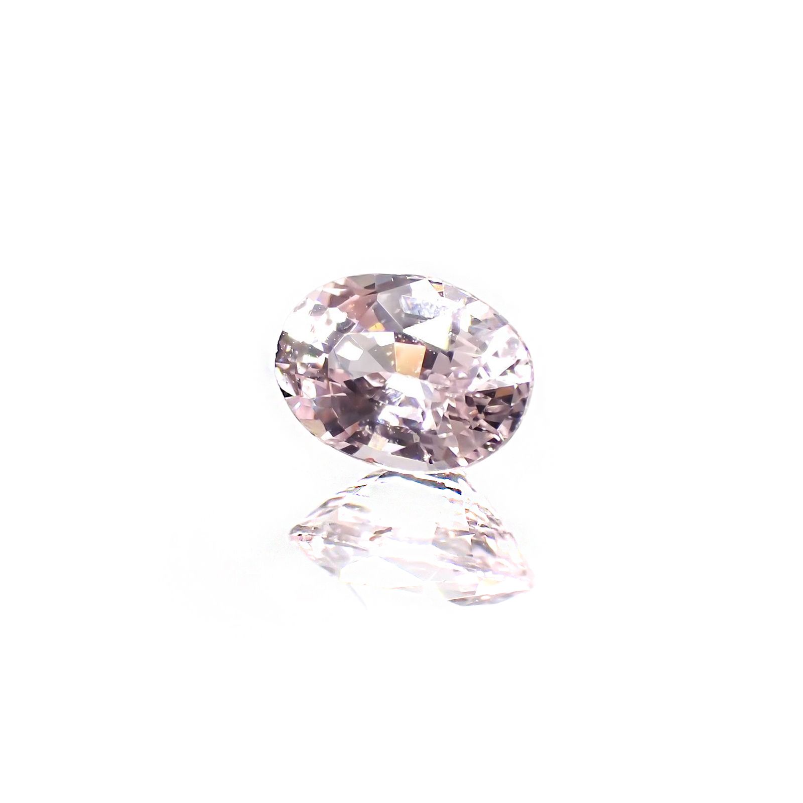 ピンクサファイア(宝石名ピンク・サファイア) マダガスカル/スリランカ産 識別済 0.56ct / 5.5x4mm前後 [210712559]