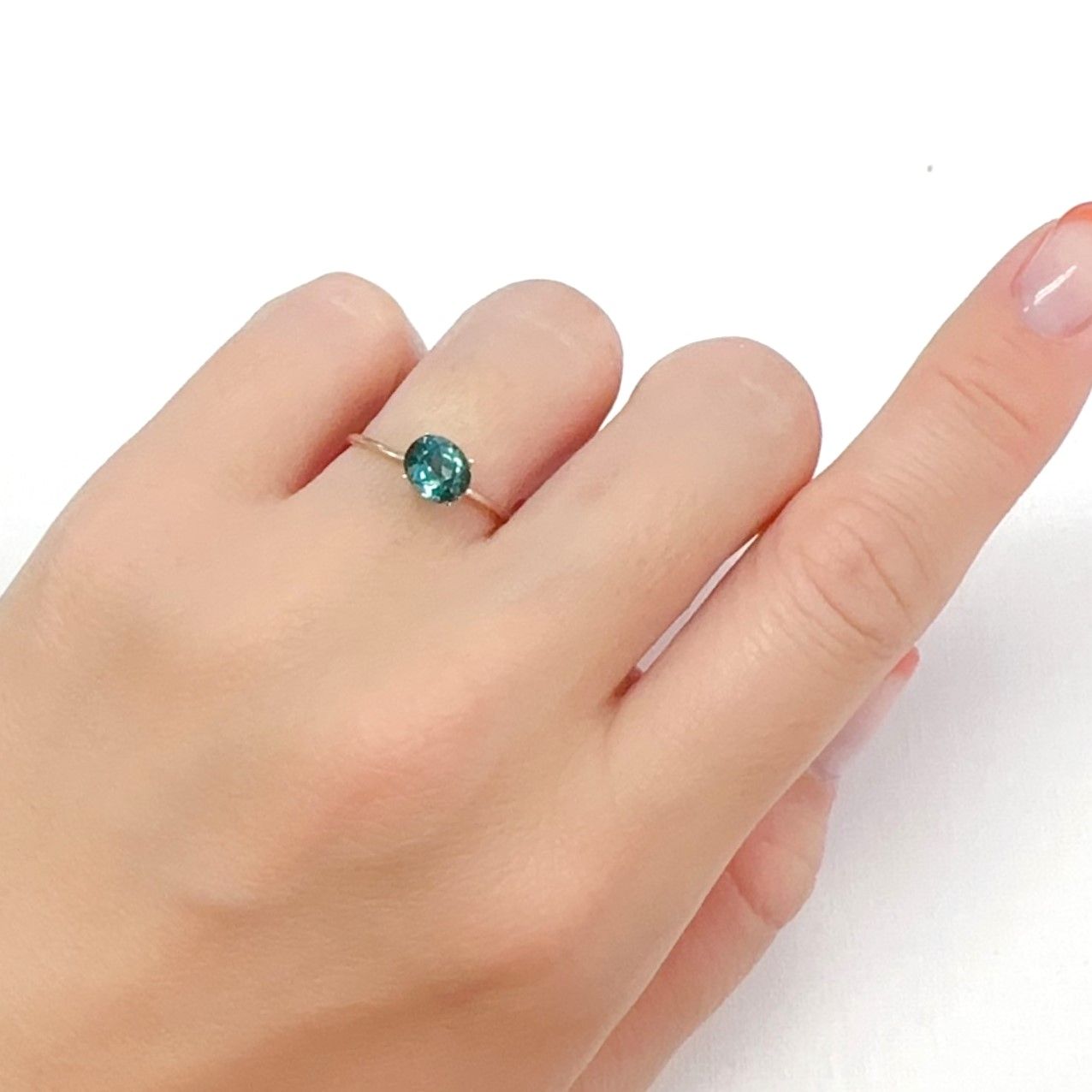 ブルーグリーントルマリン ブラジル産 1.05ct[240527539]6.7x5.7mm前後