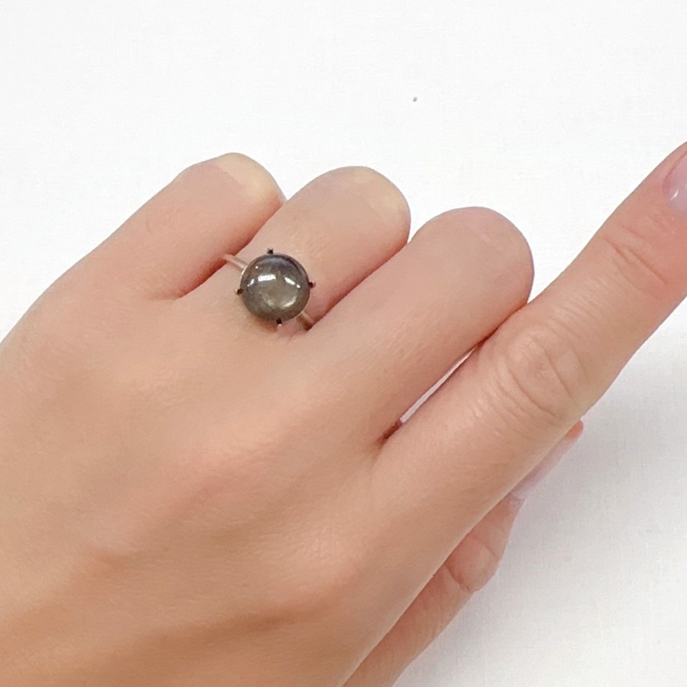 ゴールドシーンスターサファイア ケニア産 5.48ct[240527488]9.9x9.9mm前後