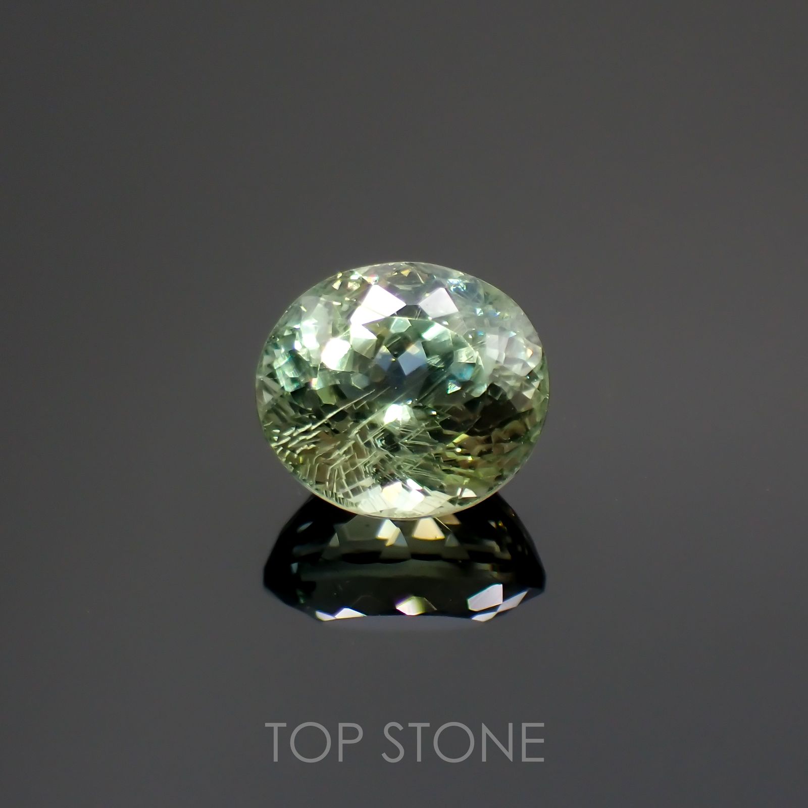 グリーンアパタイト(宝石名アパタイト) マダガスカル産 2.00ct 識別済[20106872]7.8×6.8mm前後