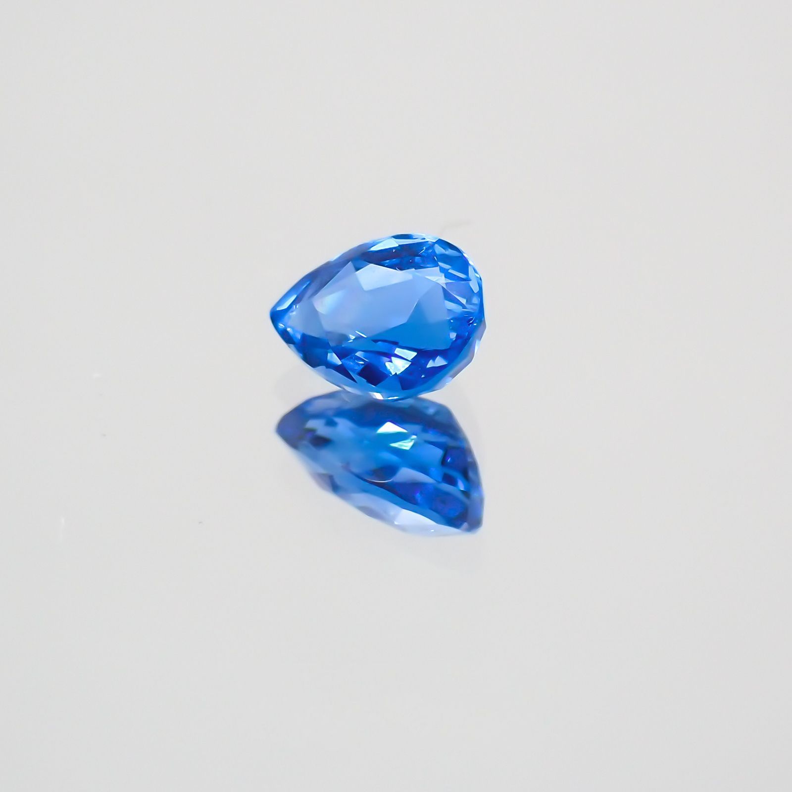 アウイナイト ドイツ産 ルース 0.2ct[210210029]4.6×3.3mm前後