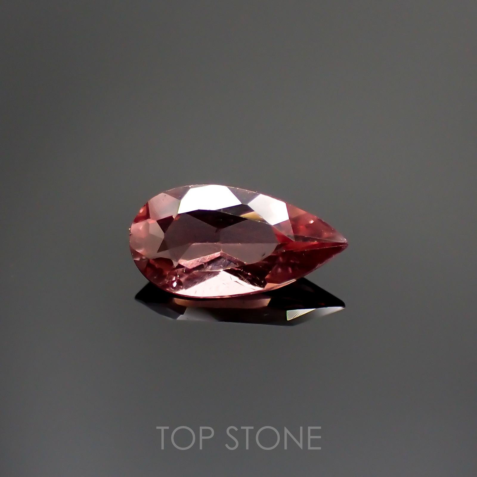 ピンクアパタイト(宝石名アパタイト) ブラジル産 0.84ct 識別済[210912464]9×4.7mm前後