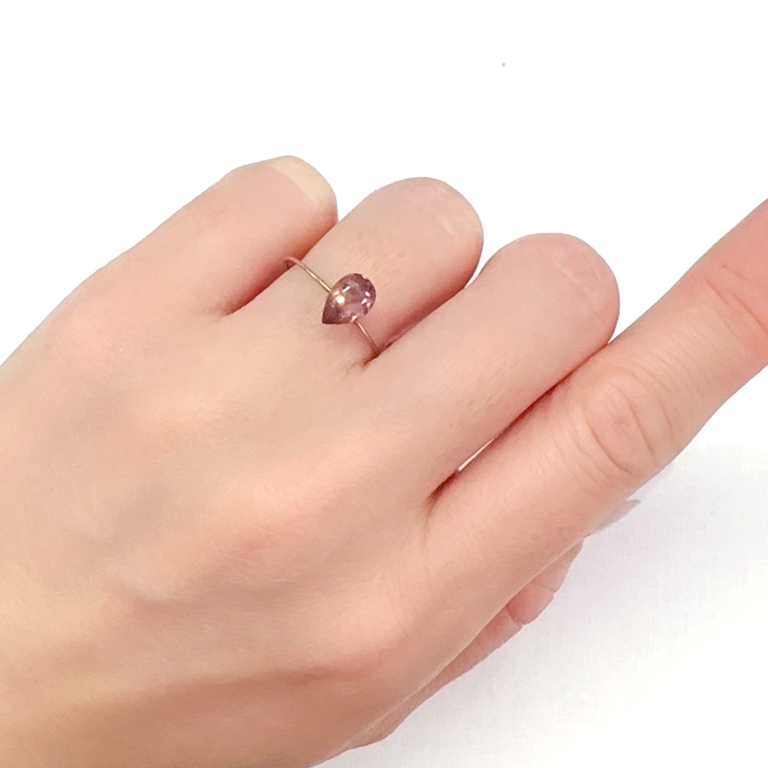 ピンクアパタイト ブラジル産 0.96ct[231224930]7.9x5.3mm前後