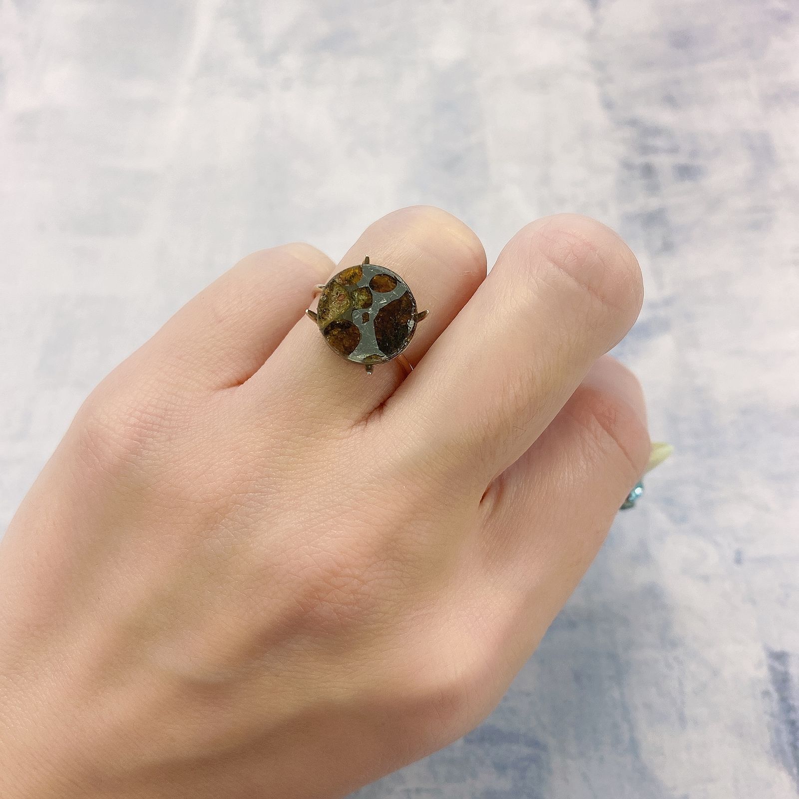 パラサイト隕石Sericho トリプレット 発見地：ケニア 4.17ct[220114156]12.3x12.3mm前後