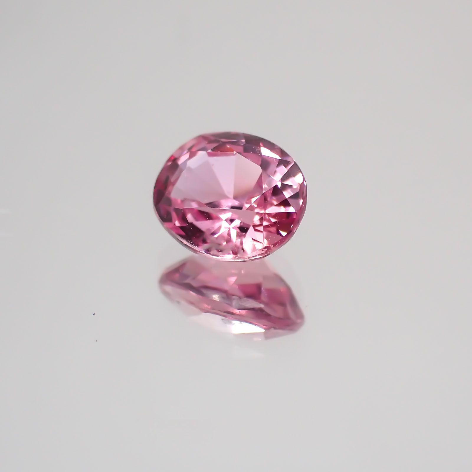 パパラチャサファイア  鑑別書付き スリランカ産 ルース 0.649ct[21029432]5.4×4.5mm前後