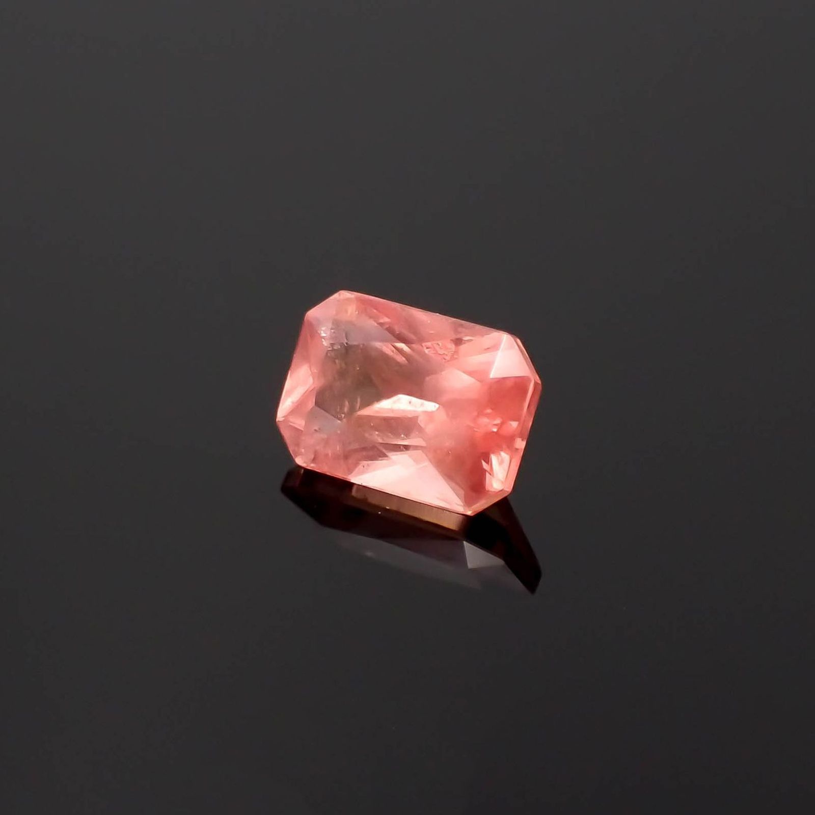 ロードクロサイト(宝石名ロードクロサイト)アメリカ・コロラド州スイートホームマイン産 識別済 1.16ct / 7x4.8mm前後 [230220716]