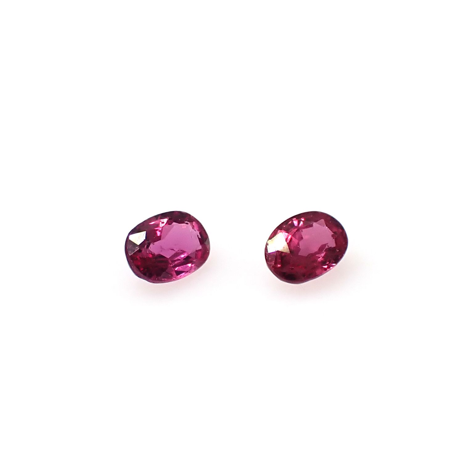 ◇ペアセット◇ルビー モザンビーク/ビルマ産 0.27ct(2pcs合計) [250630557]3.5-3.6x2.5-2.6mm前後