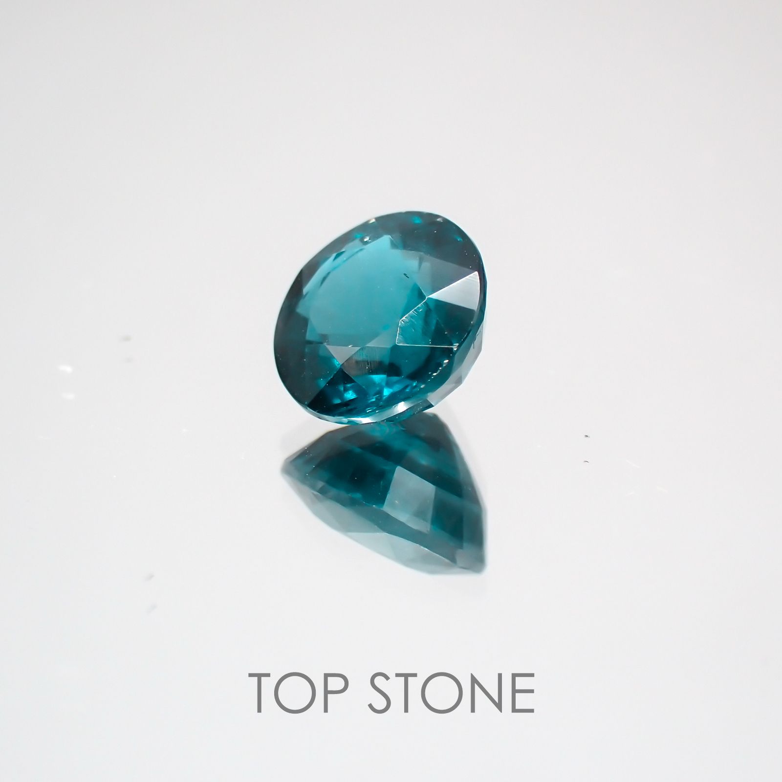 オーシャンブルーカイヤナイト ネパール産 ルース 1.75ct[210310277]7×7.1mm前後