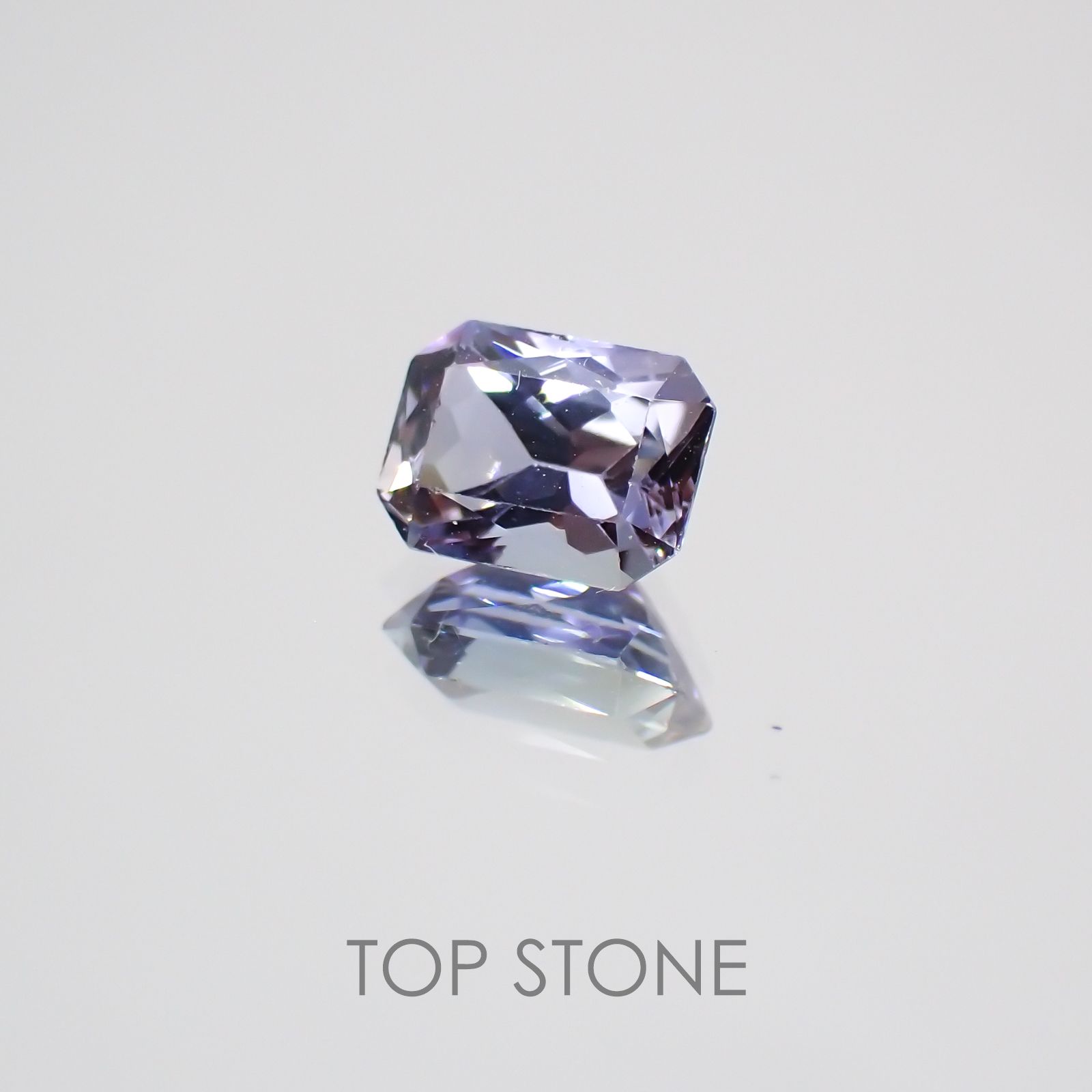 バイカラータンザナイト(ゾイサイト) タンザニア産 ルース 0.59ct[210310095]5.7×4.3mm前後