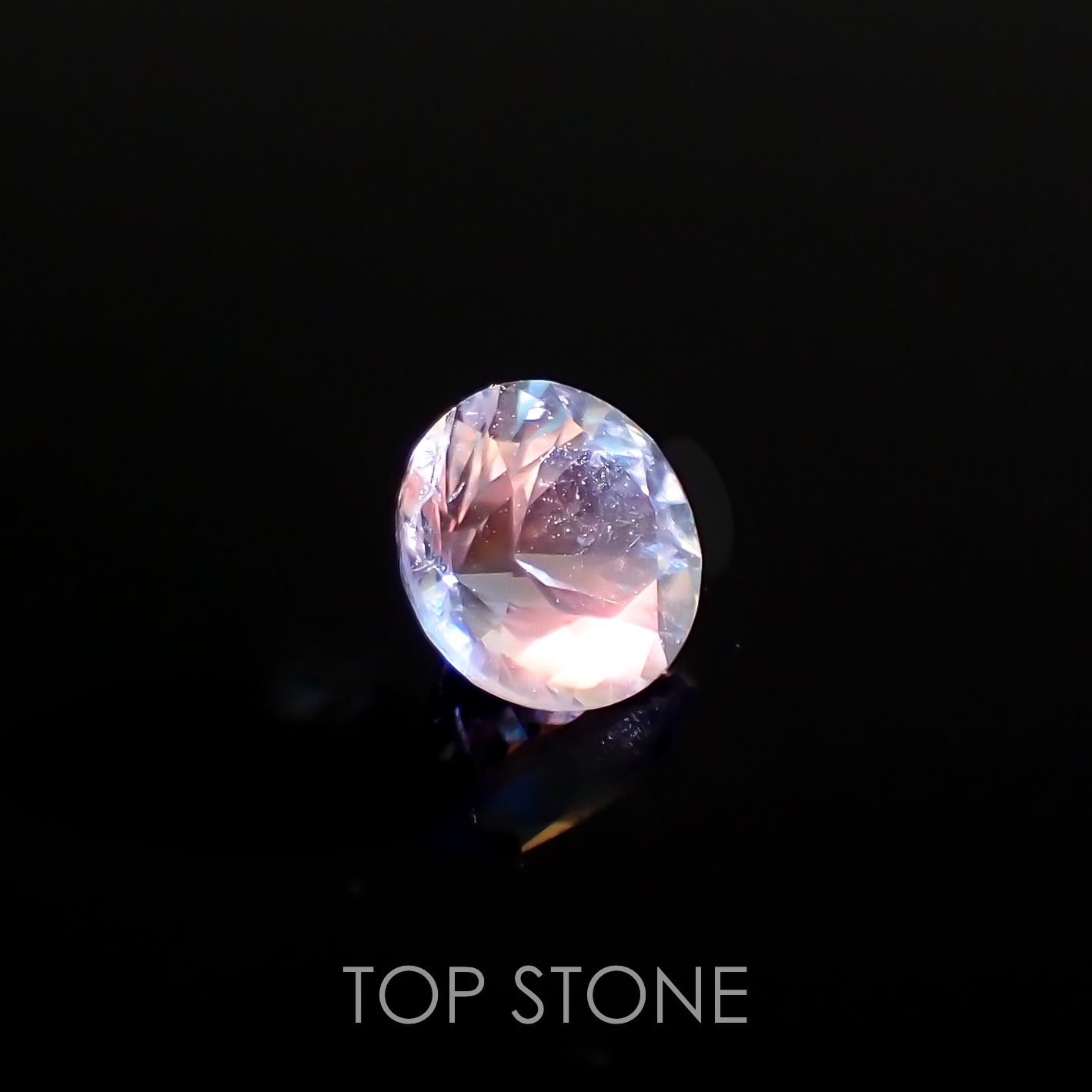 レインボームーンストーン(宝石名ラブラドライト)マダガスカル産 0.35ct 識別済[221219520]4.5x4.5mm前後