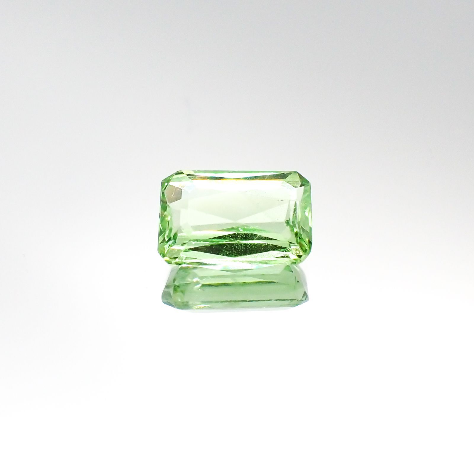 ミントガーネット(宝石名グリーン グロッシュラー・ガーネット)タンザニア・メレラニ鉱山産 1.27ct 識別済[230522258]7.6x5.2mm前後