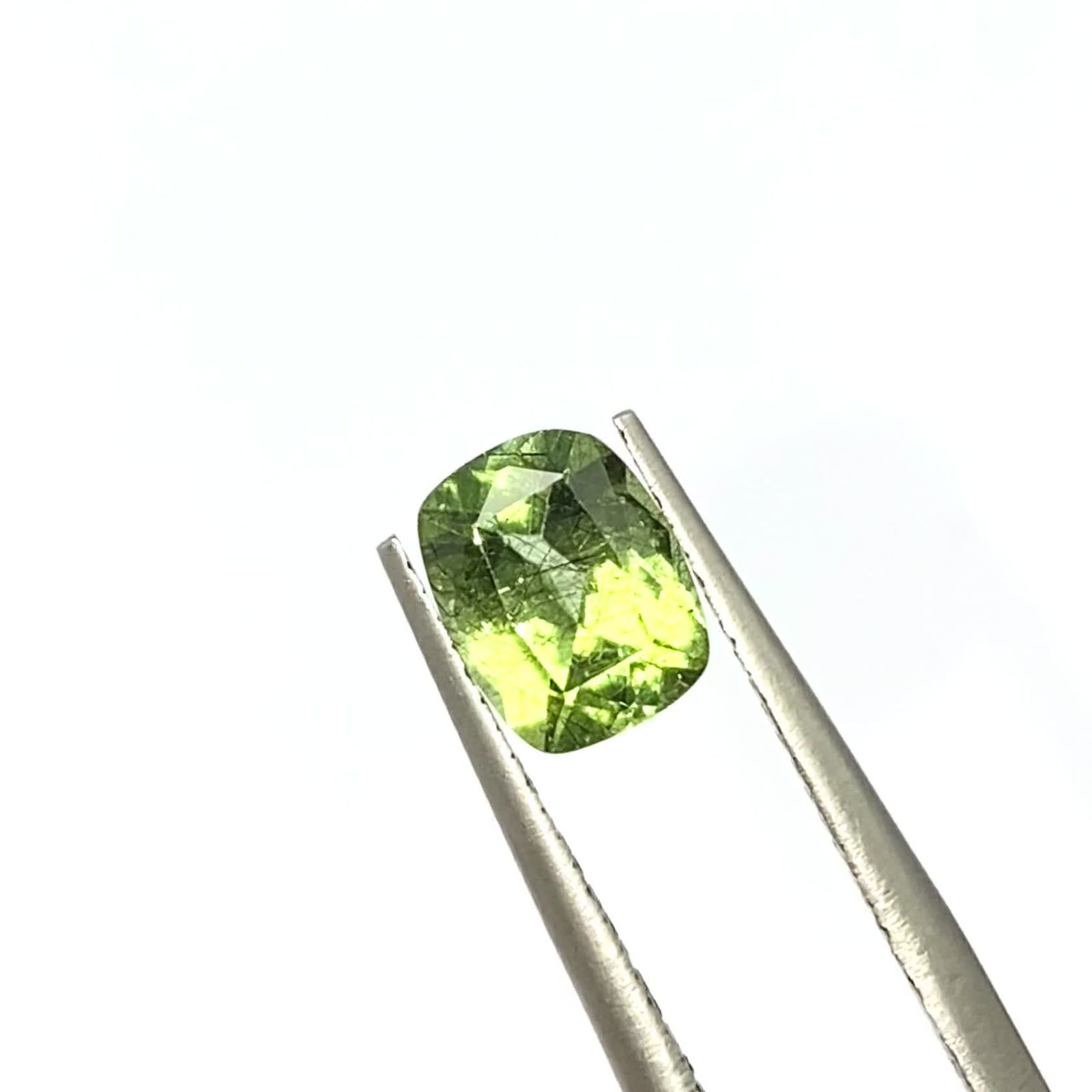 ルドウィジャイトインペリドット パキスタン産 1.28ct[230220730