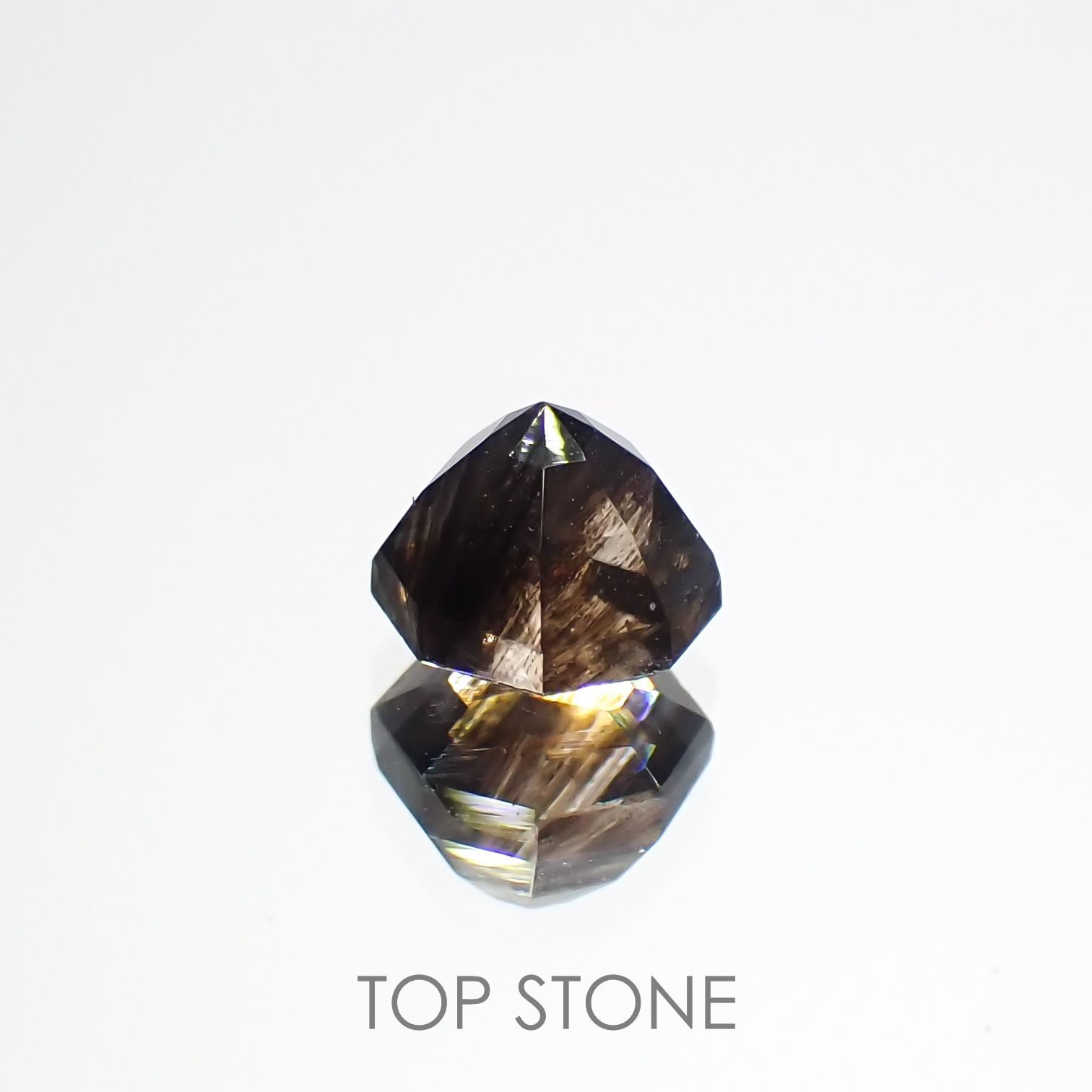 ◇オクタゴンカット◇レインボースキャポライト ブラジル産 0.62ct[221018333]5x4.8mm前後