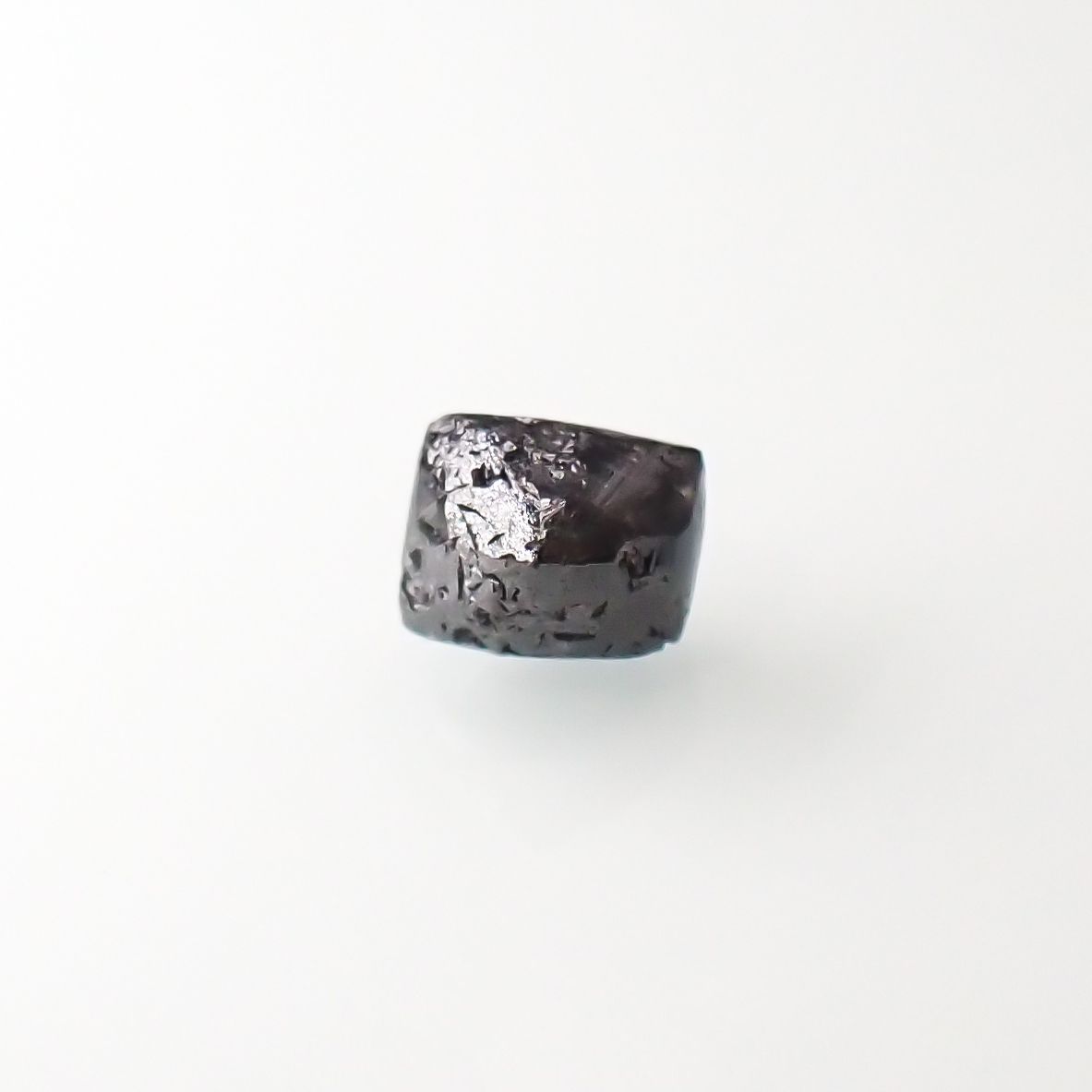 ブラックダイヤモンド 原石 0.63ct[220515834]4.8x4.6mm前後