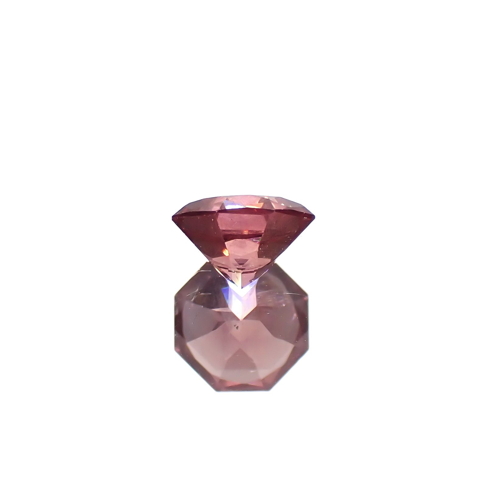 ◇オクタゴンカット◇カラーシフト マラヤガーネットSA(宝石名ガーネット) タンザニア産 0.60ct 識別済[210210086]5.1×5mm前後