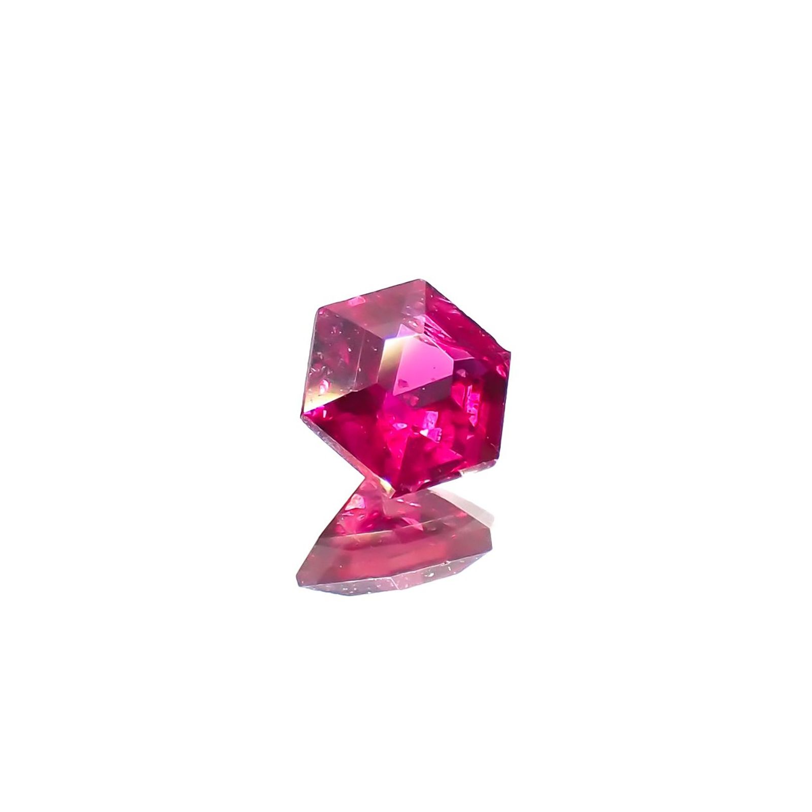 ◇ヘキサゴンカット◇ルビー 非加熱 モザンビーク産 0.25ct / 3.5x3.5mm前後 [240427112]