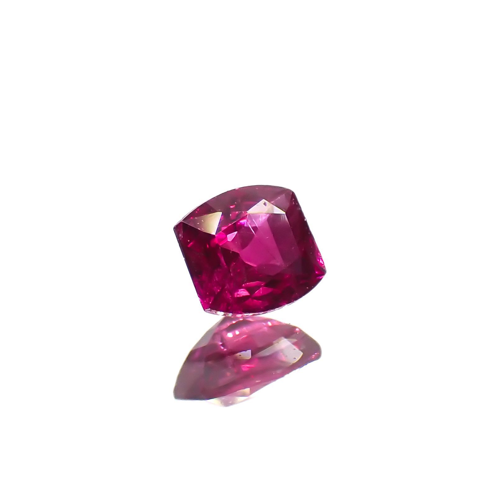 ルビー モザンビーク/ビルマ産 0.15ct[220616208]2.8x2.6mm前後