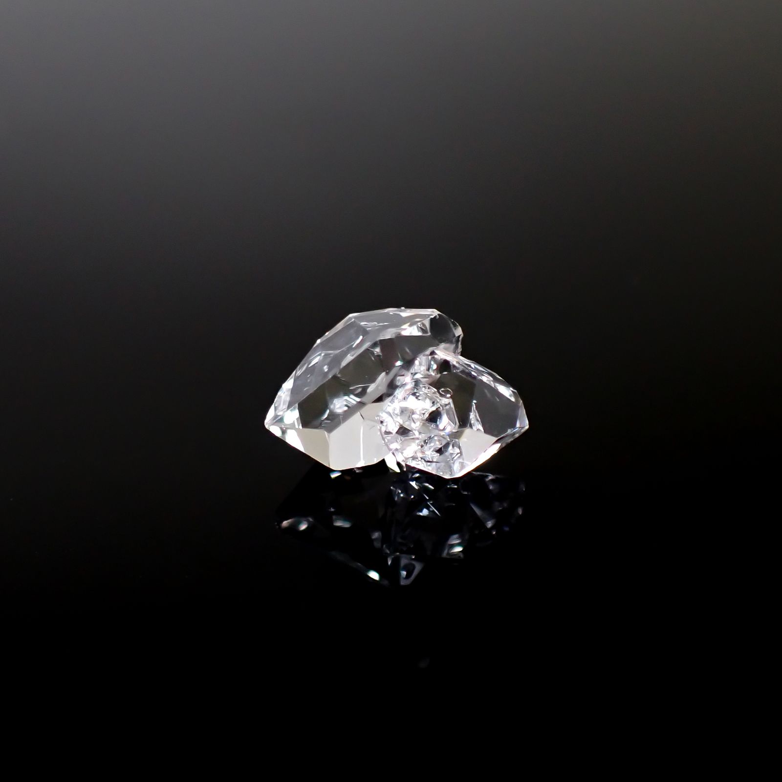 ハーキマーダイヤモンド 原石 アメリカ・ニューヨーク州産 2.68ct [250329975]10.7x8mm前後