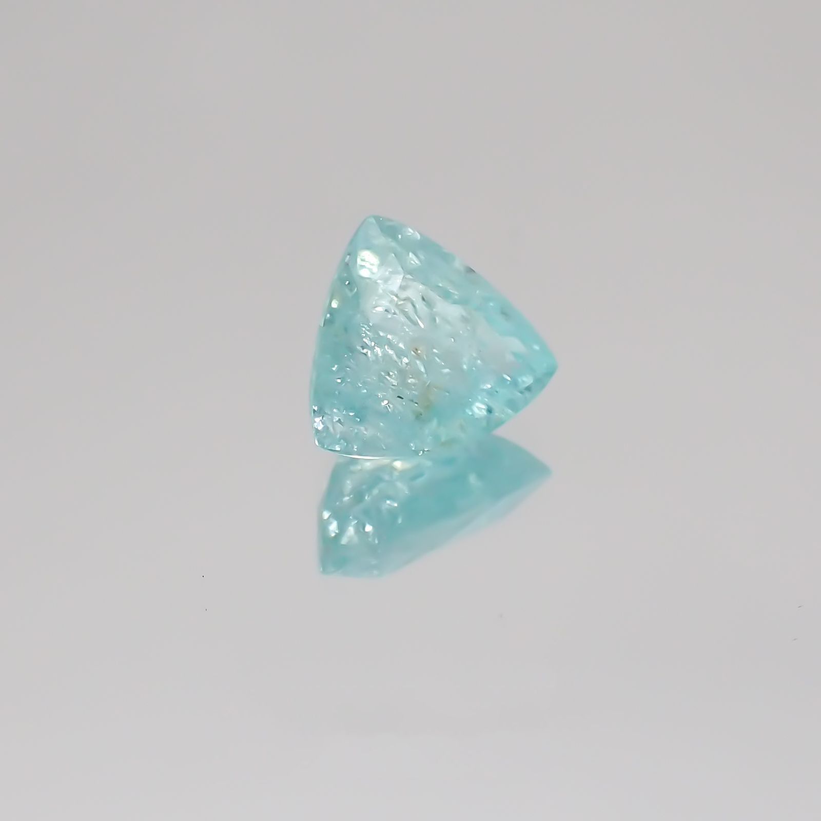 パライバトルマリン モザンビーク産 ルース 1.05ct[21059403]6.4×7.2mm前後