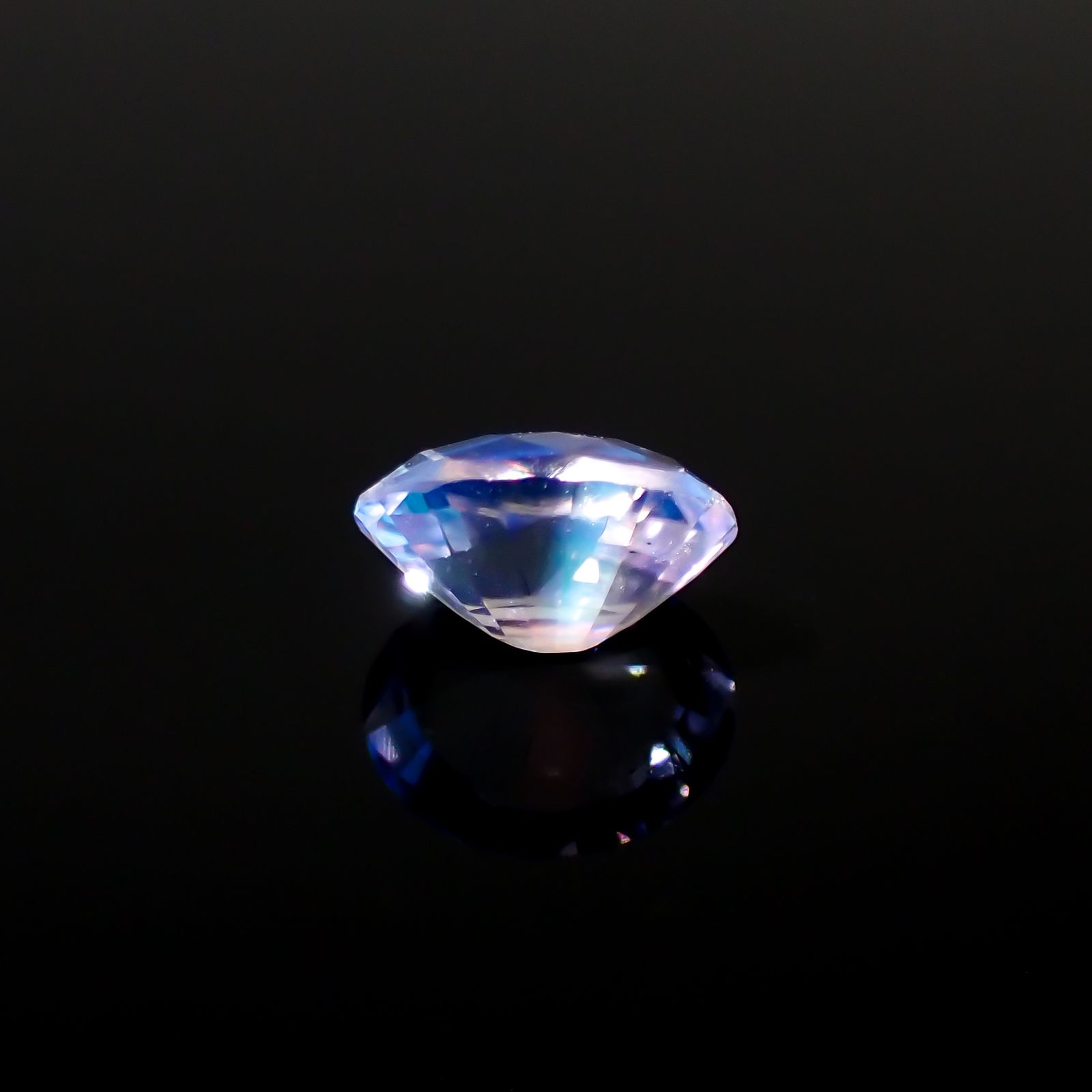レインボームーンストーン マダガスカル産 0.75ct[230522078]6.8x5.6mm前後