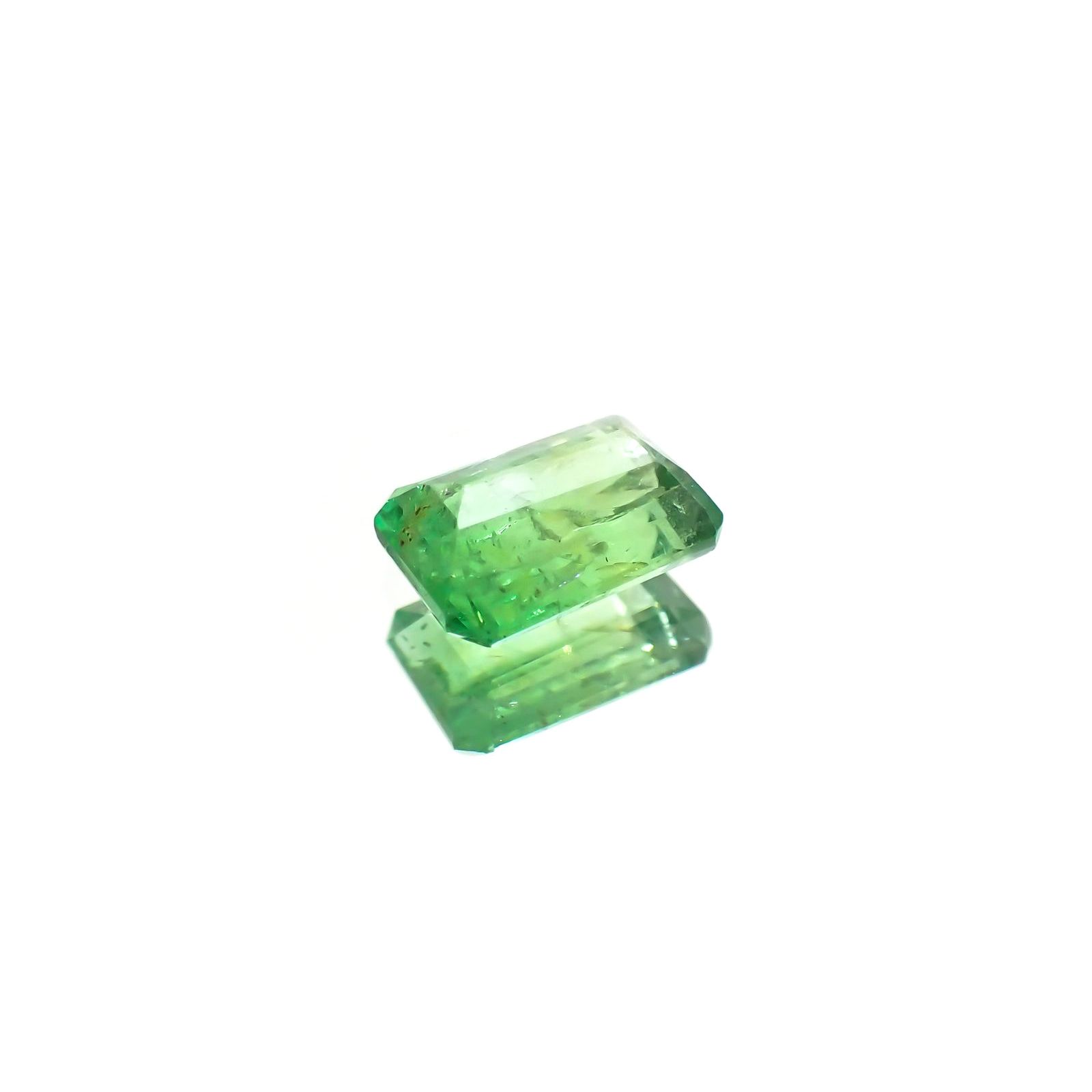 バイカラーツァボライト(宝石名グリーン グロッシュラー・ガーネット) タンザニア産 1.33ct 識別済[210711912]7.3×5.3mm前後
