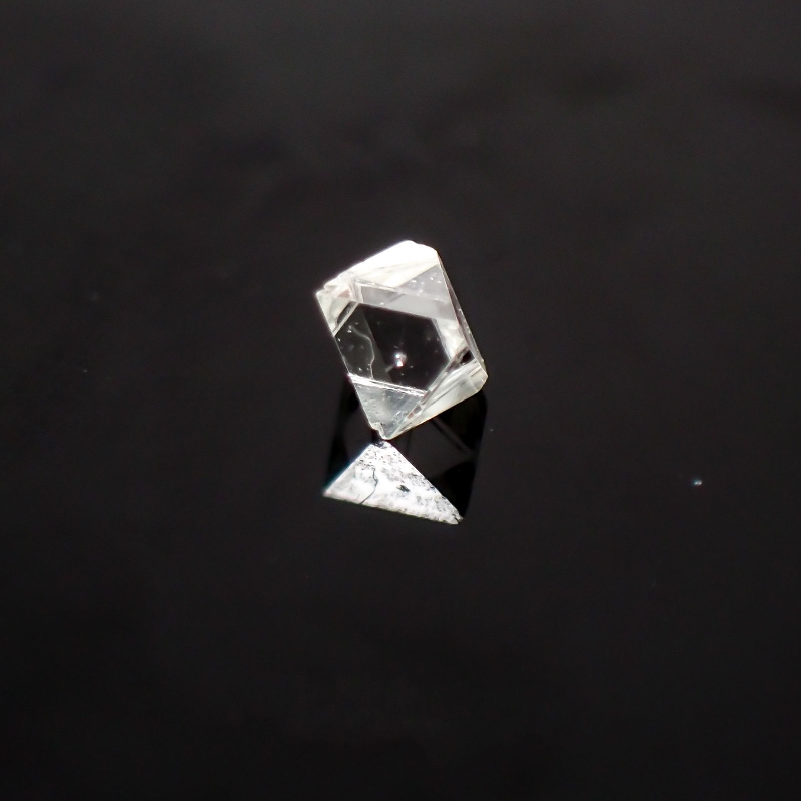ソーヤブルダイヤモンド 原石 ロシア産 ルース 0.048ct[210410555]2.3×2.3mm前後