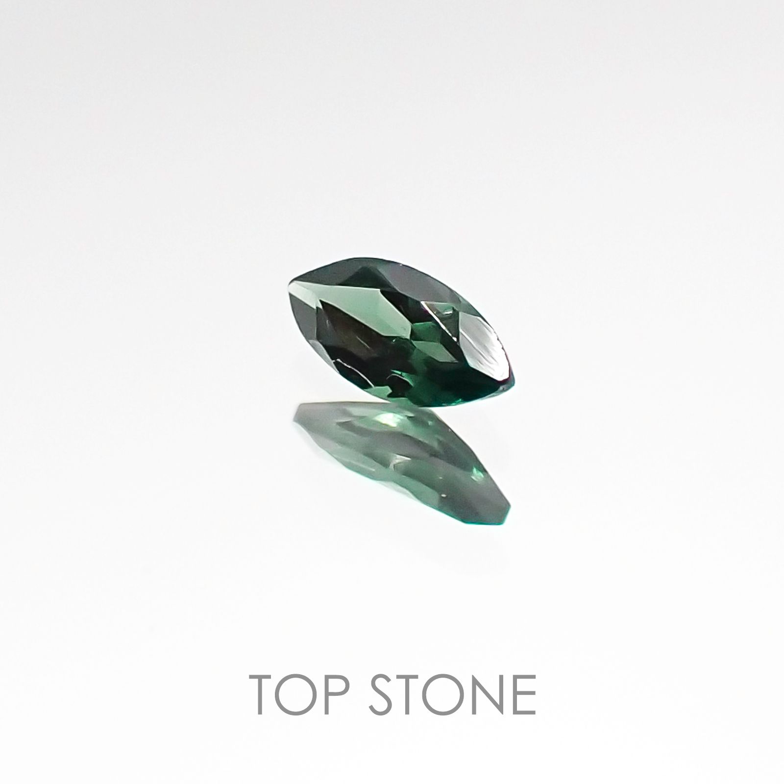 カラーチェンジガーネット(アレキタイプ) マダガスカル・ベキリー産 ルース 0.098ct[20106595]4.2×2.1mm前後